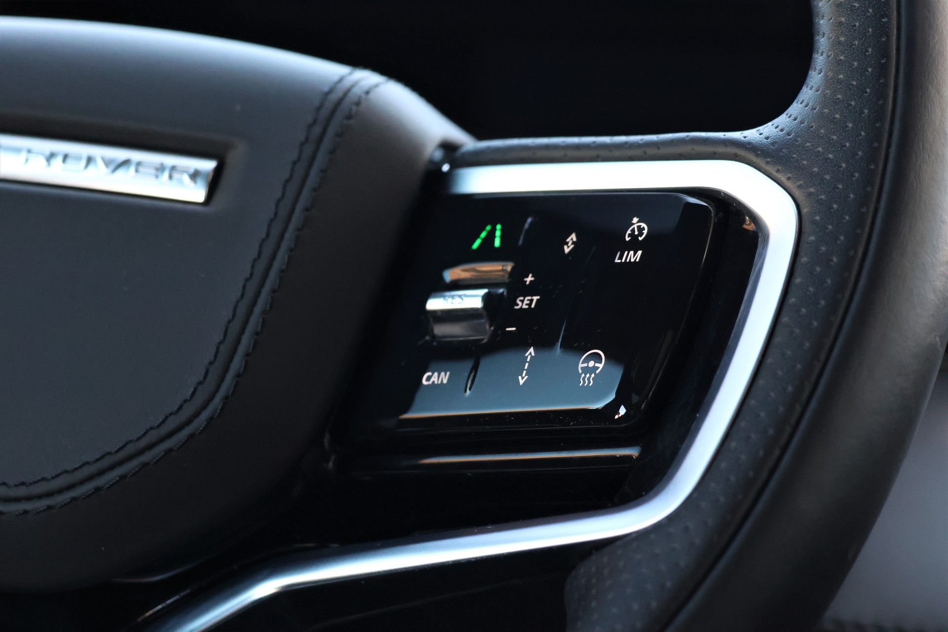 LAND ROVER Range Rover Evoque R-Dynamic P 250 AB AT9 (CH)-image-20