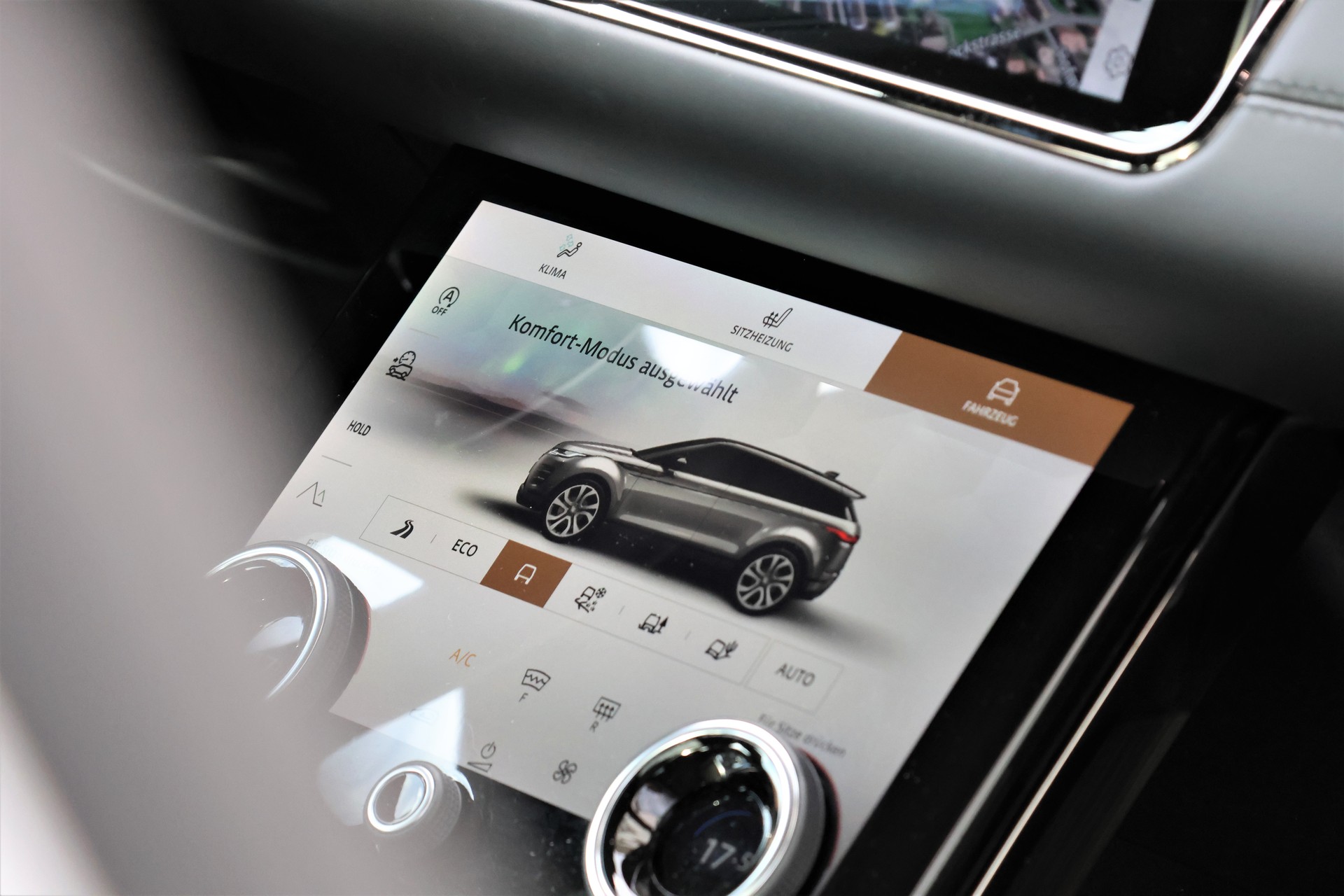 LAND ROVER Range Rover Evoque R-Dynamic P 250 AB AT9 (CH)-image-13