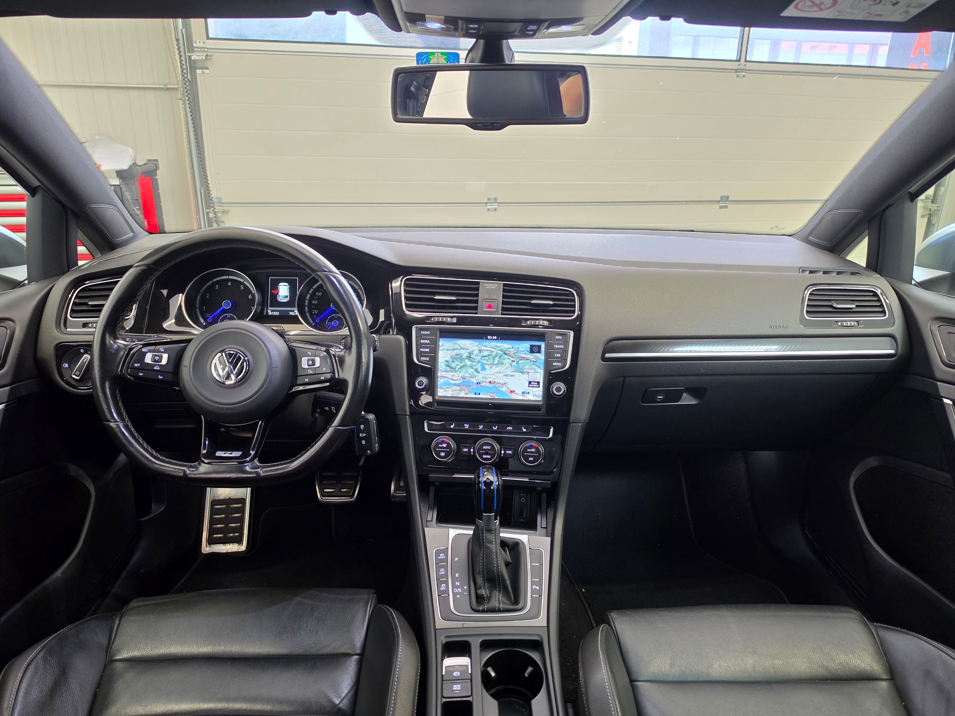 VW Golf Variant 2.0 TSI R 4 Motion DSG-image-5