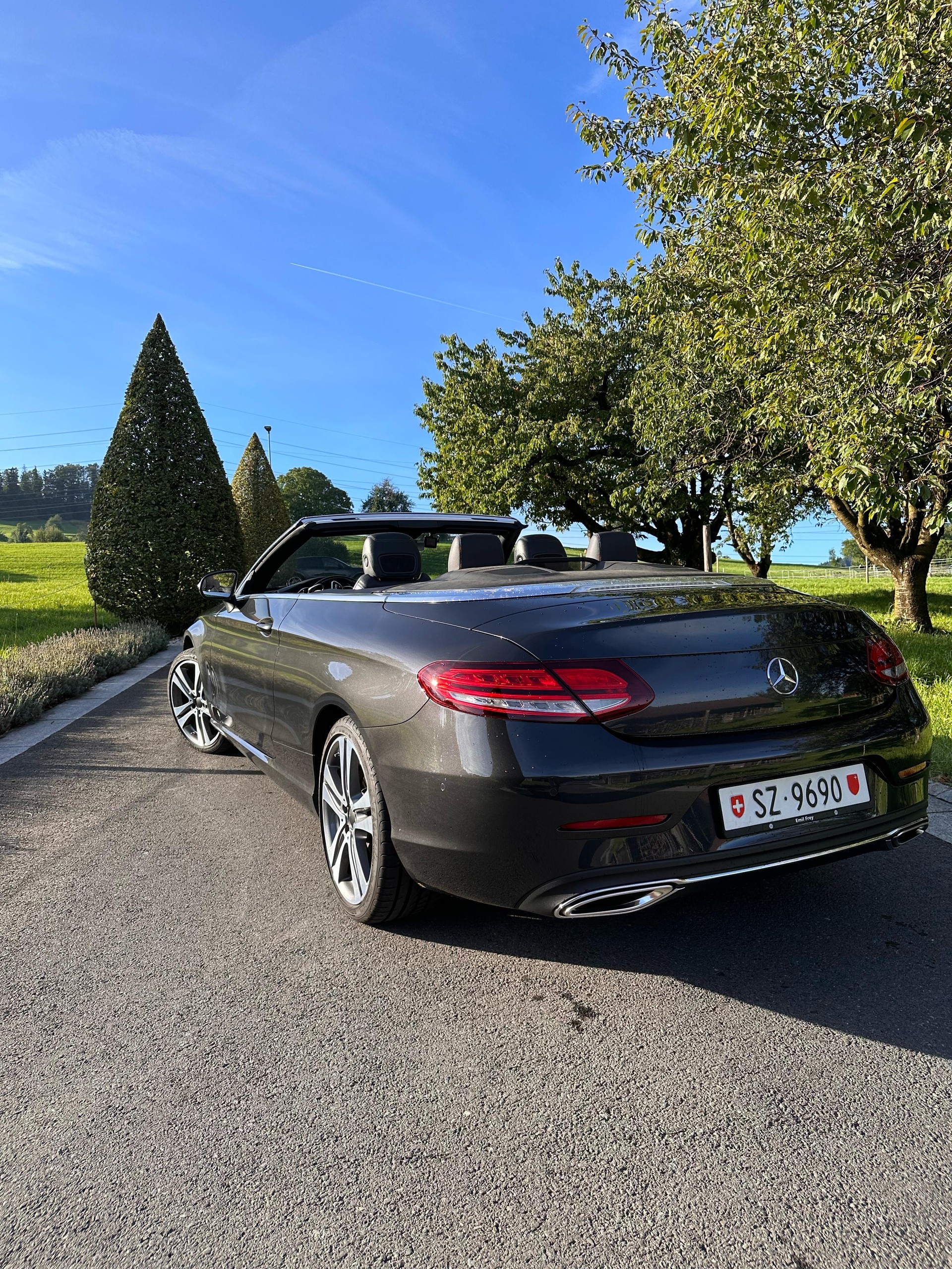 MERCEDES-BENZ C 200 4matic Cabriolet & Anhängerkupplung, CH-Auslieferung E. Frey, unfallfrei, 9-Gang-image-2