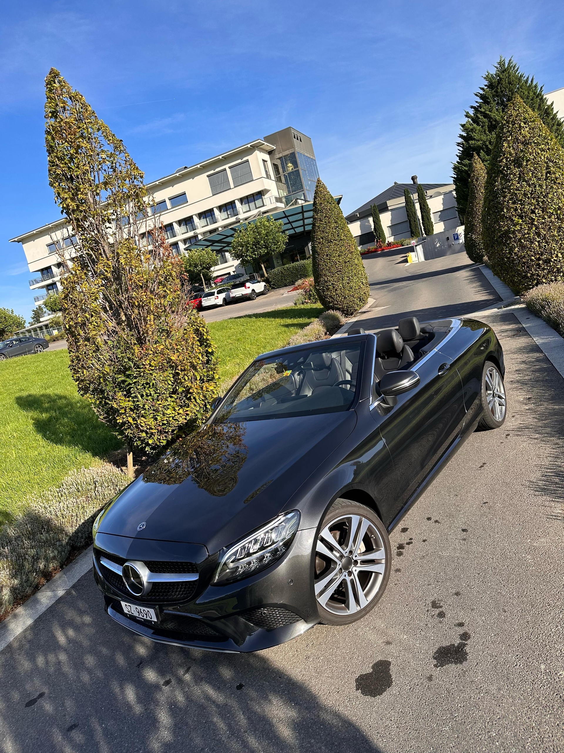 MERCEDES-BENZ C 200 4matic Cabriolet & Anhängerkupplung, CH-Auslieferung E. Frey, unfallfrei, 9-Gang-image-0