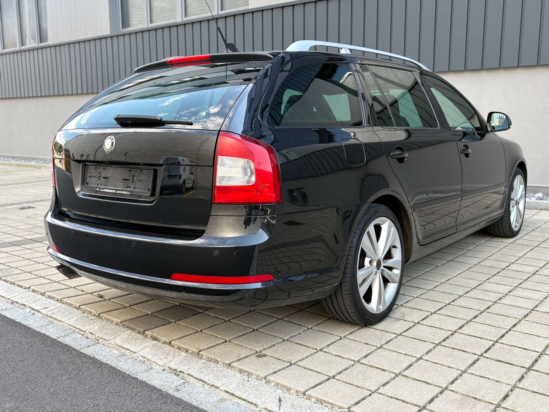 SKODA Octavia Combi 2.0 TSI RS DSG Frisch ab MFK und Service-image-6