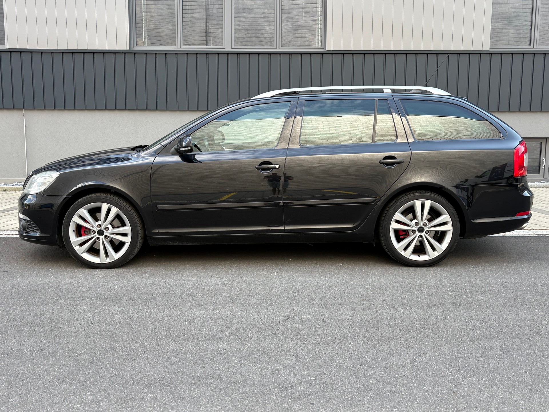 SKODA Octavia Combi 2.0 TSI RS DSG Frisch ab MFK und Service-image-3