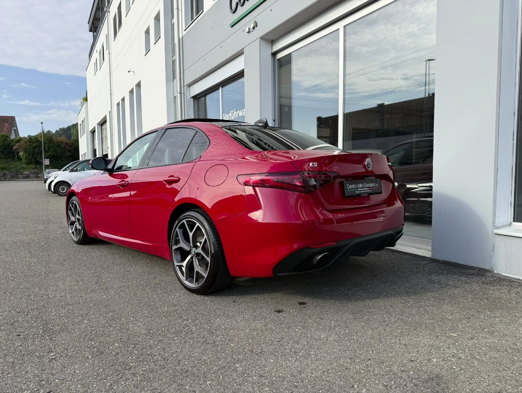 ALFA ROMEO Giulia 2.0 Veloce 280PS Q4 Sky-image-5