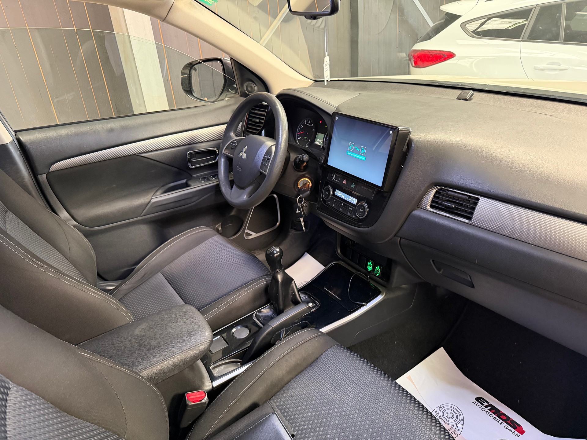 MITSUBISHI Outlander 2.0 Pure 2WD-image-8