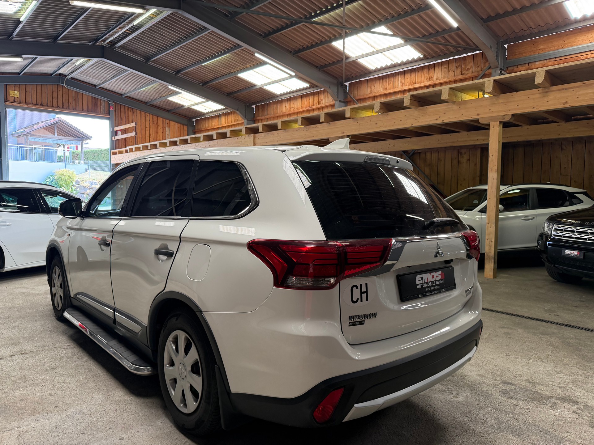 MITSUBISHI Outlander 2.0 Pure 2WD-image-4