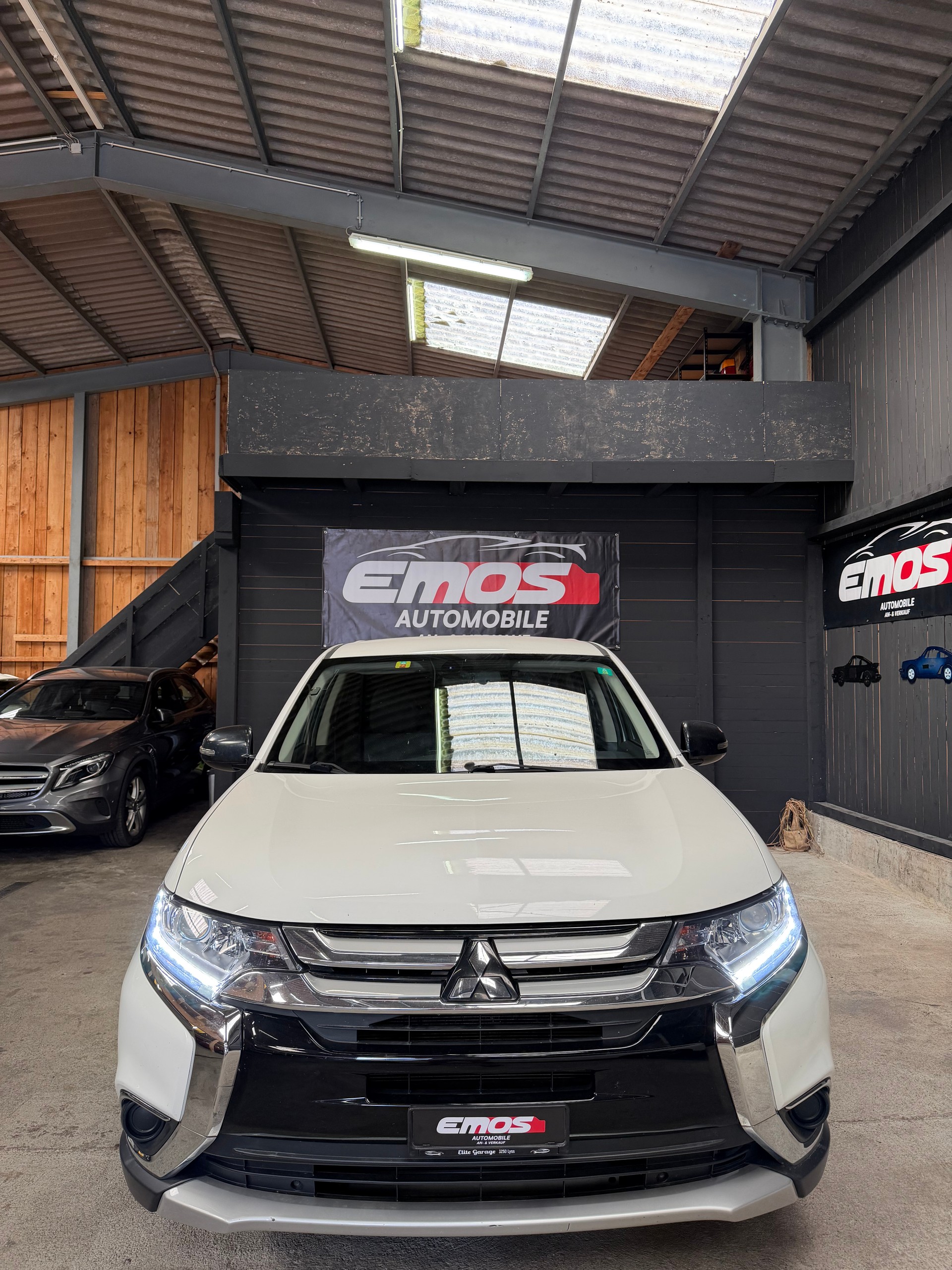 MITSUBISHI Outlander 2.0 Pure 2WD-image-1