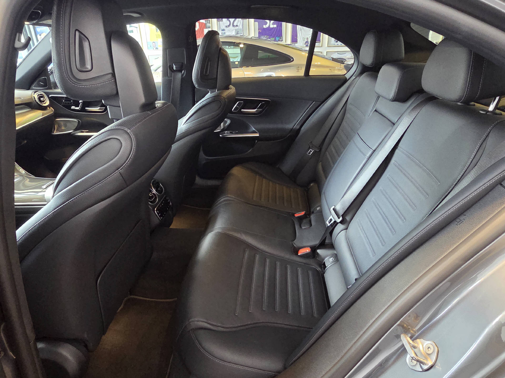 MERCEDES-BENZ C 43 AMG 4matic-image-13