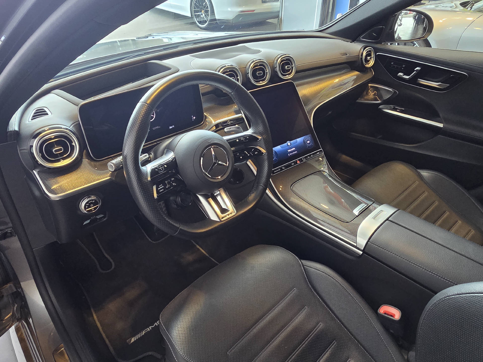 MERCEDES-BENZ C 43 AMG 4matic-image-10