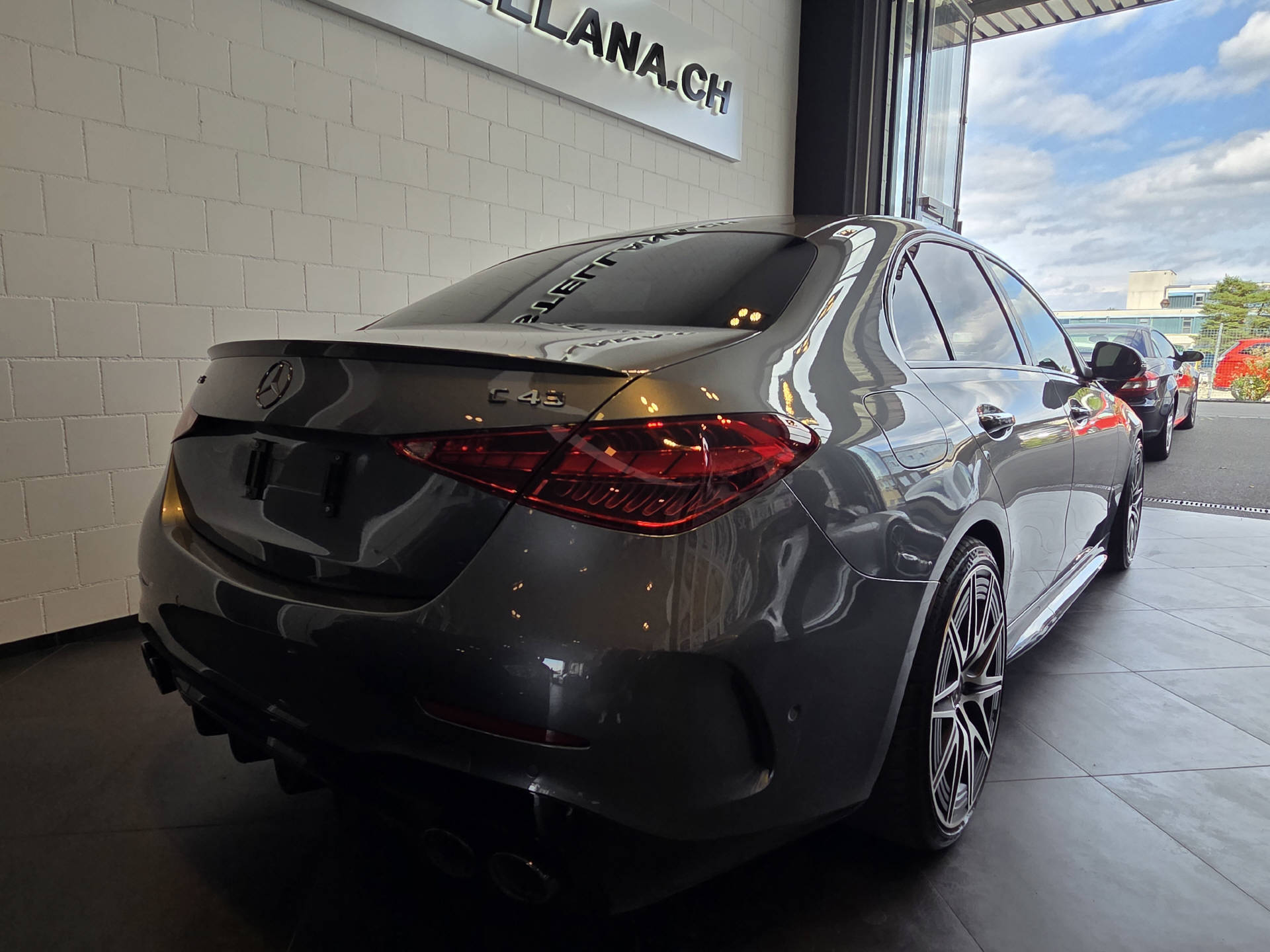 MERCEDES-BENZ C 43 AMG 4matic-image-4