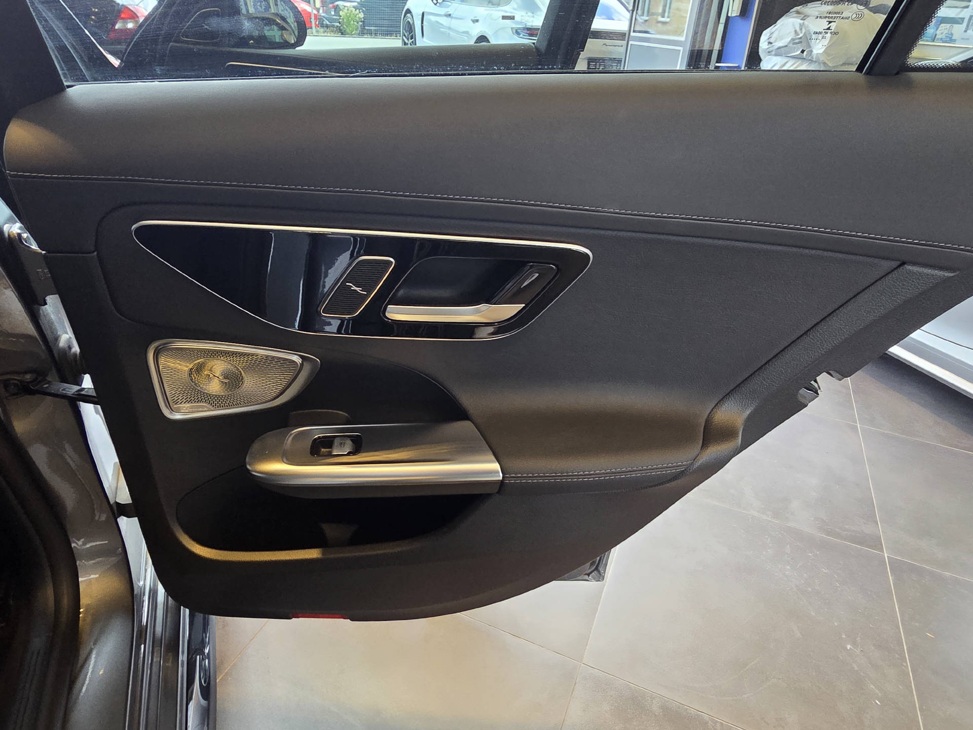MERCEDES-BENZ C 43 AMG 4matic-image-16