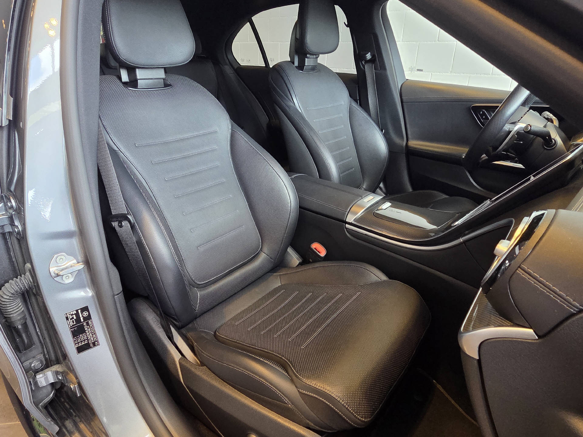 MERCEDES-BENZ C 43 AMG 4matic-image-19