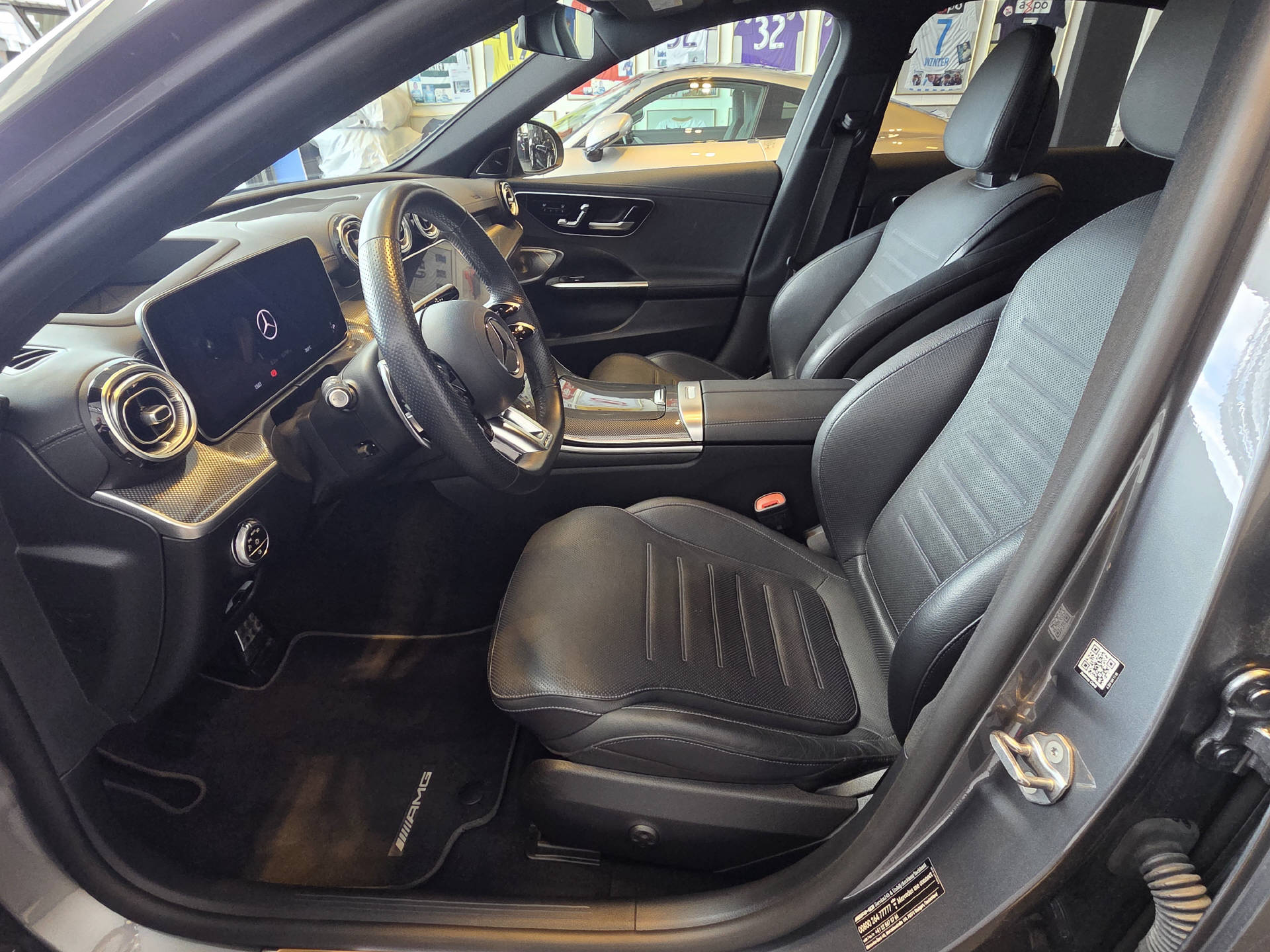 MERCEDES-BENZ C 43 AMG 4matic-image-9