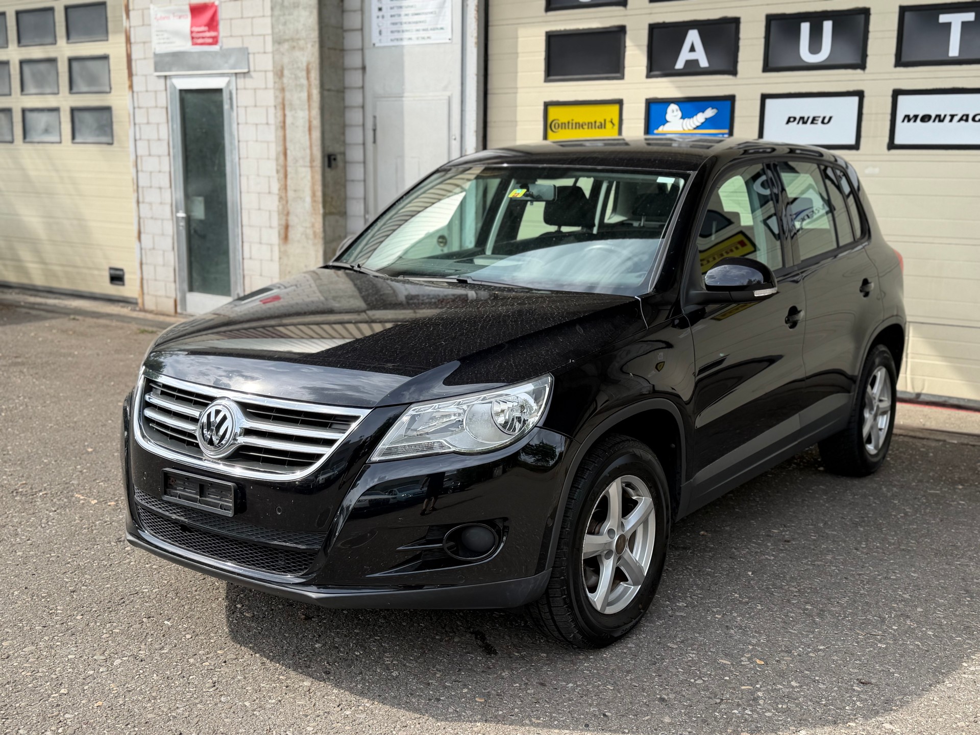VW Tiguan 2.0 TDI Trend&Fun Tiptronic-image-2