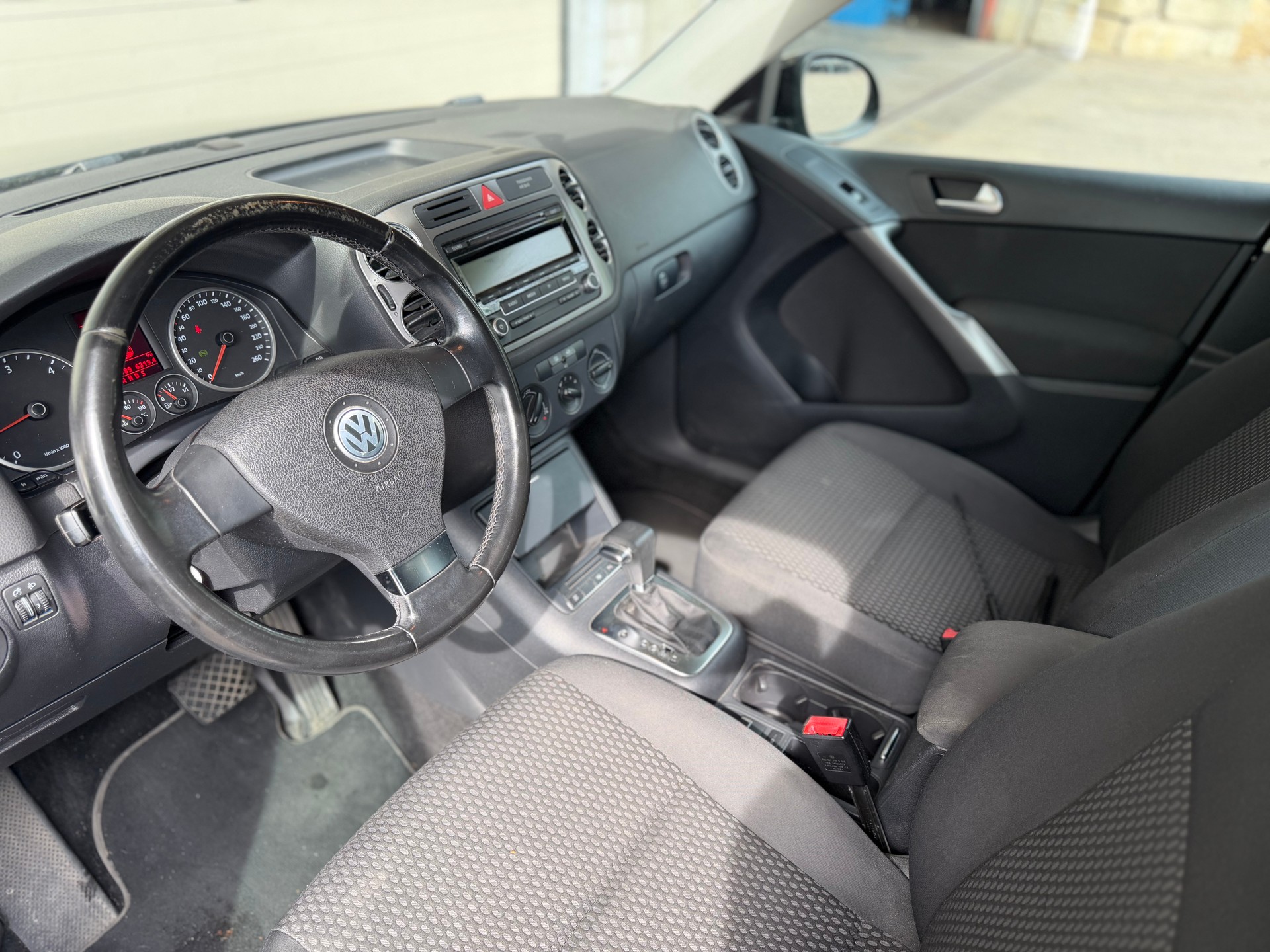 VW Tiguan 2.0 TDI Trend&Fun Tiptronic-image-8