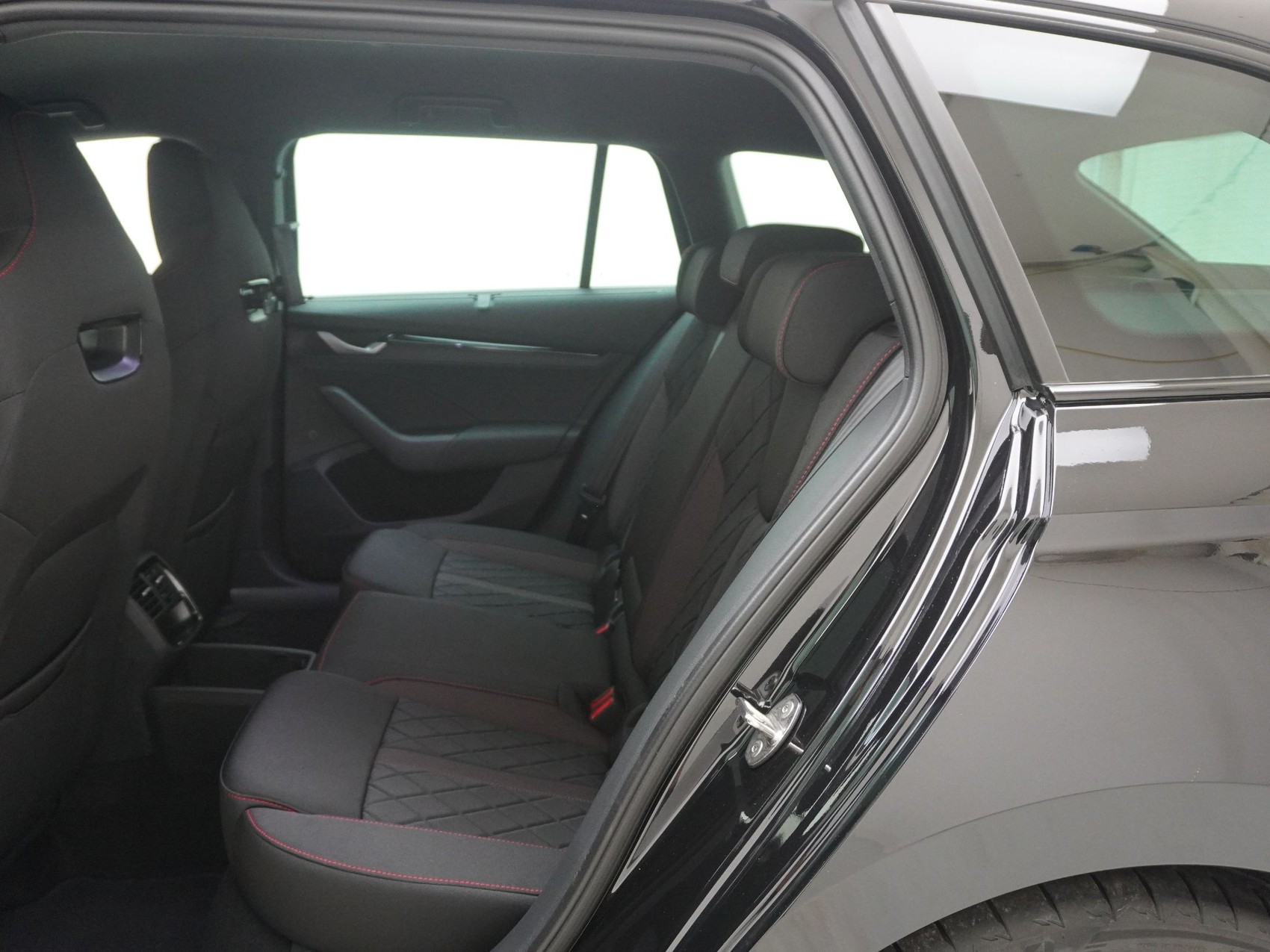 SKODA Octavia 2.0 TSI RS DSG-image-14