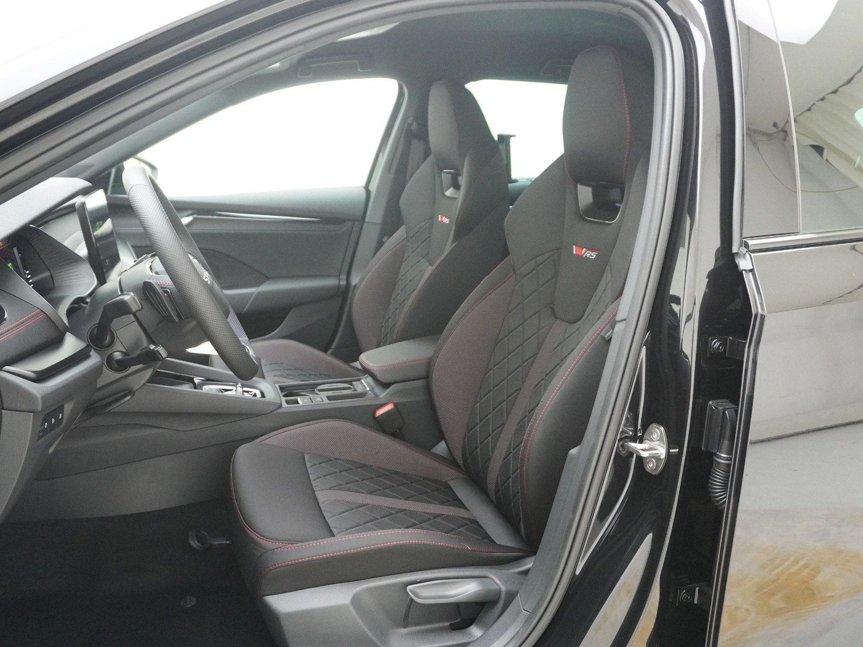 SKODA Octavia 2.0 TSI RS DSG-image-12
