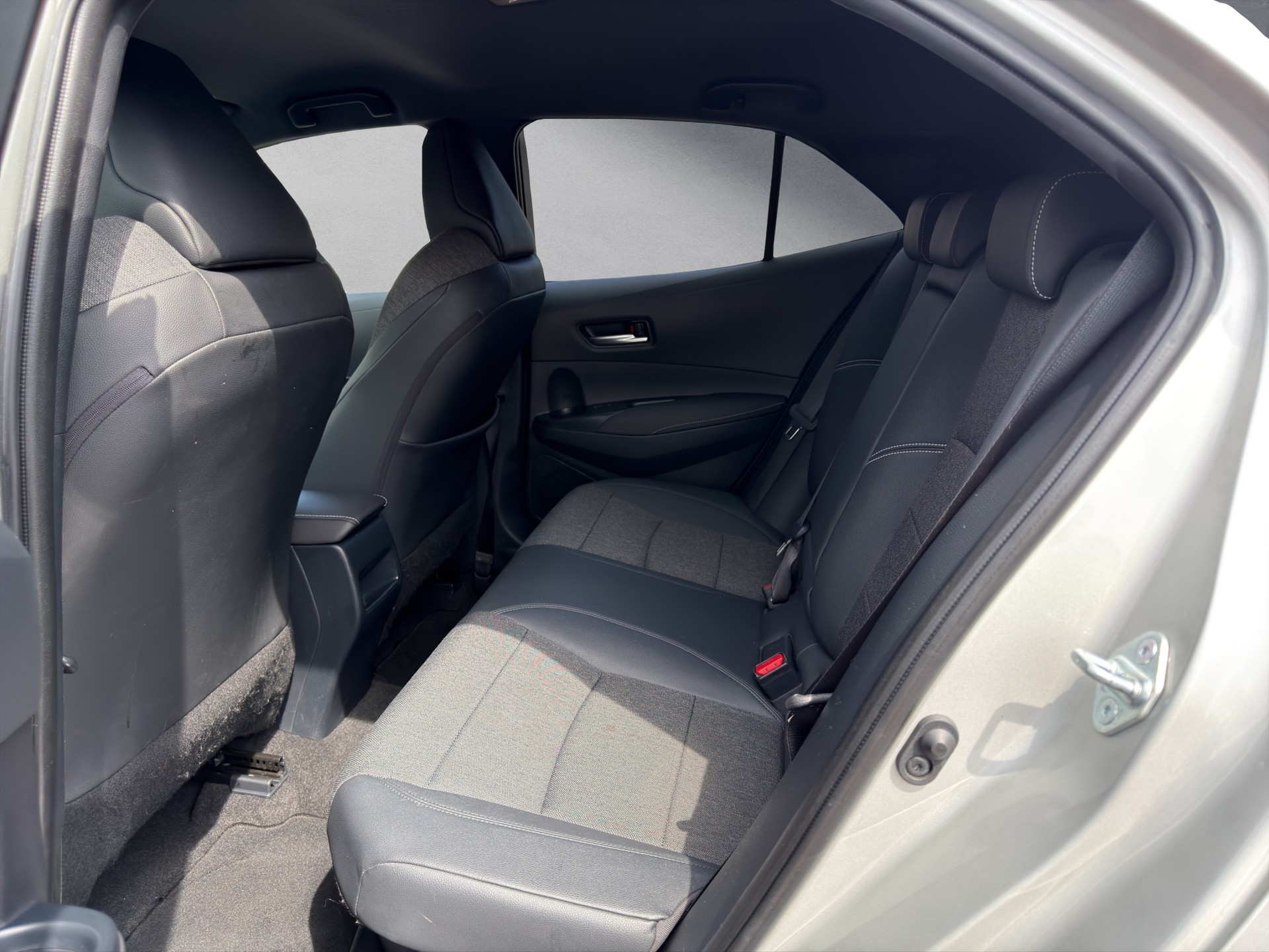 TOYOTA Corolla 1.8 HSD Trend-image-9