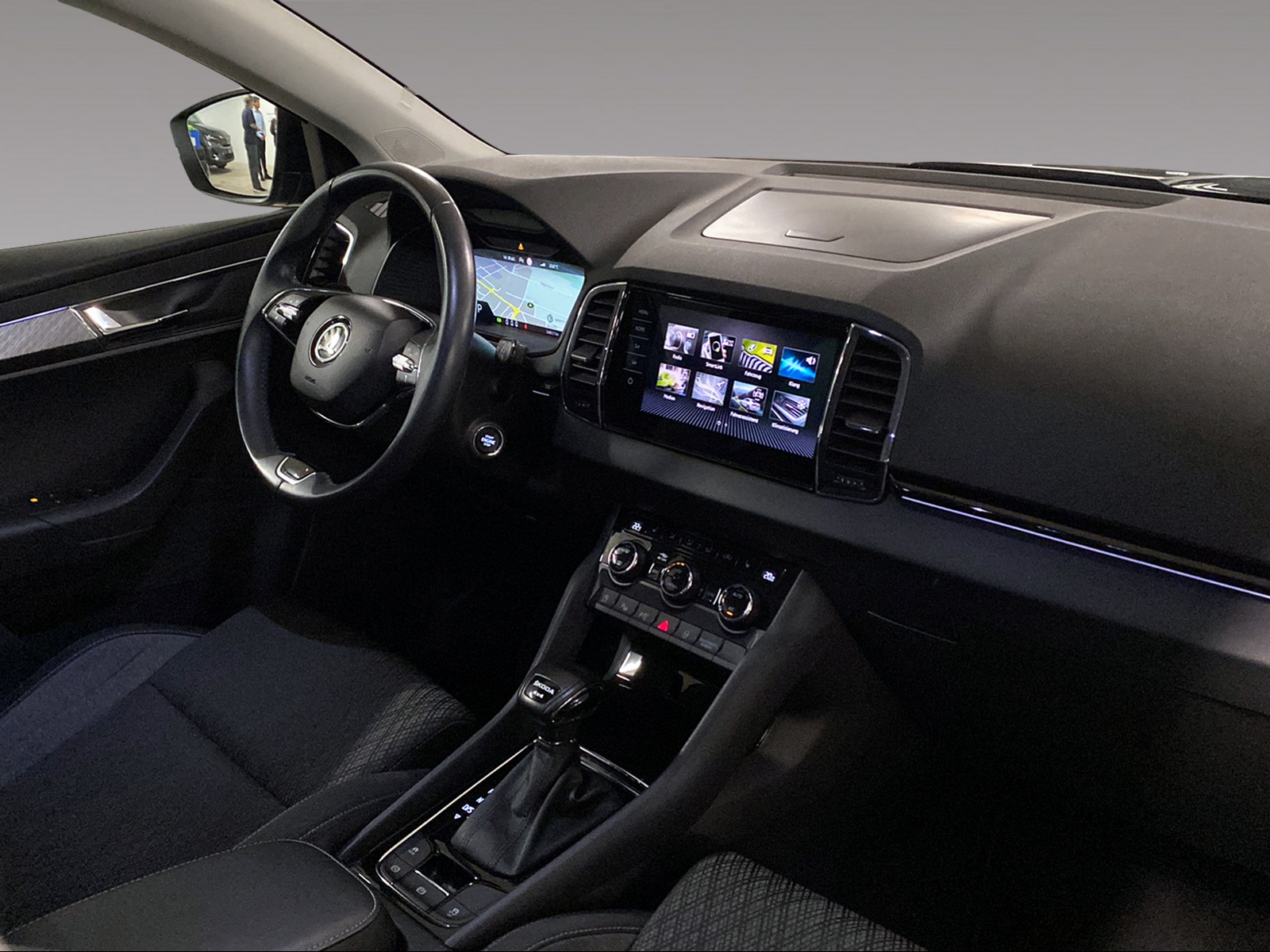 SKODA Karoq 2.0 TDI Style 4x4 DSG-image-12