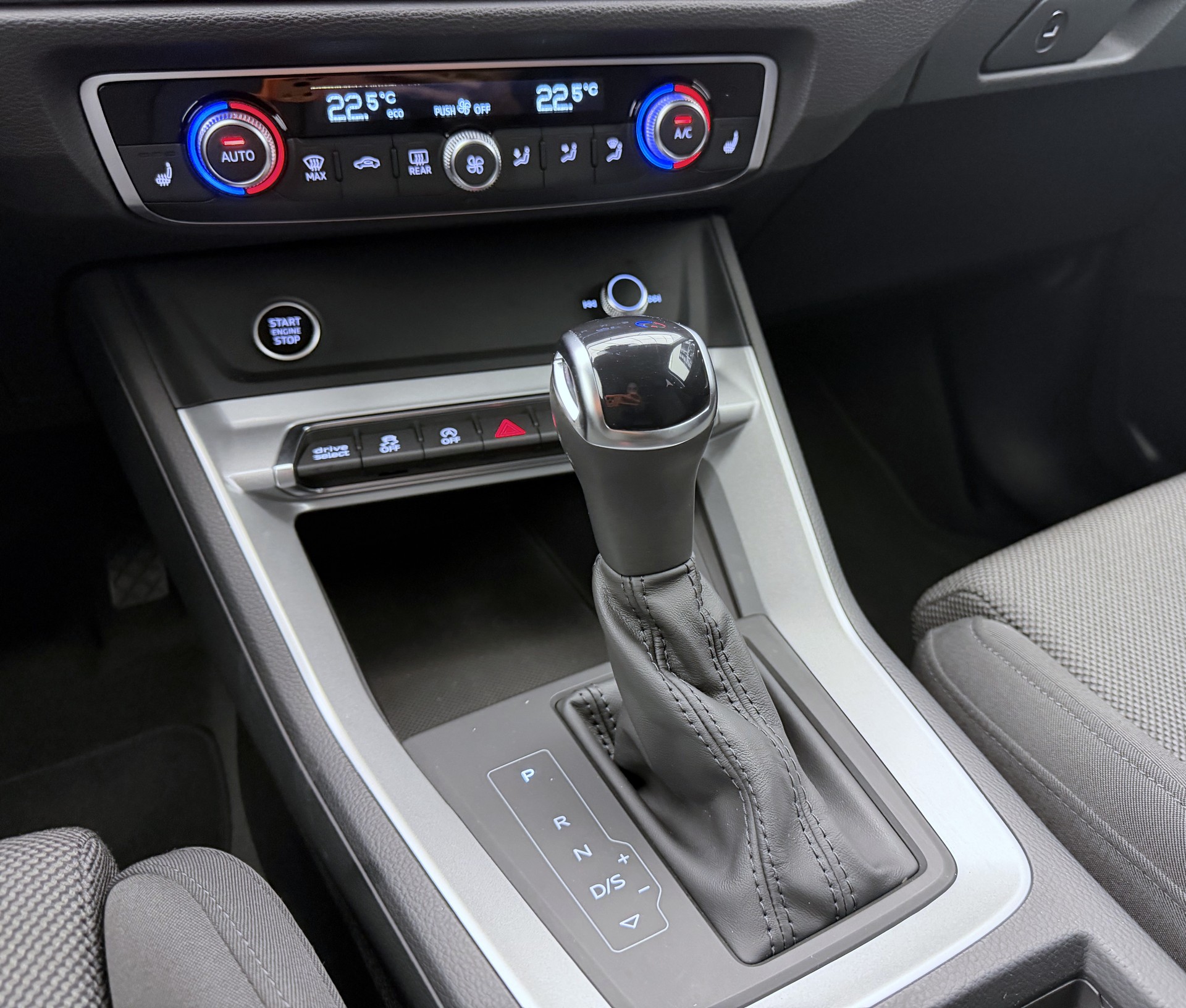AUDI Q3 Sportback 40 TFSI quattro S-tronic-image-12