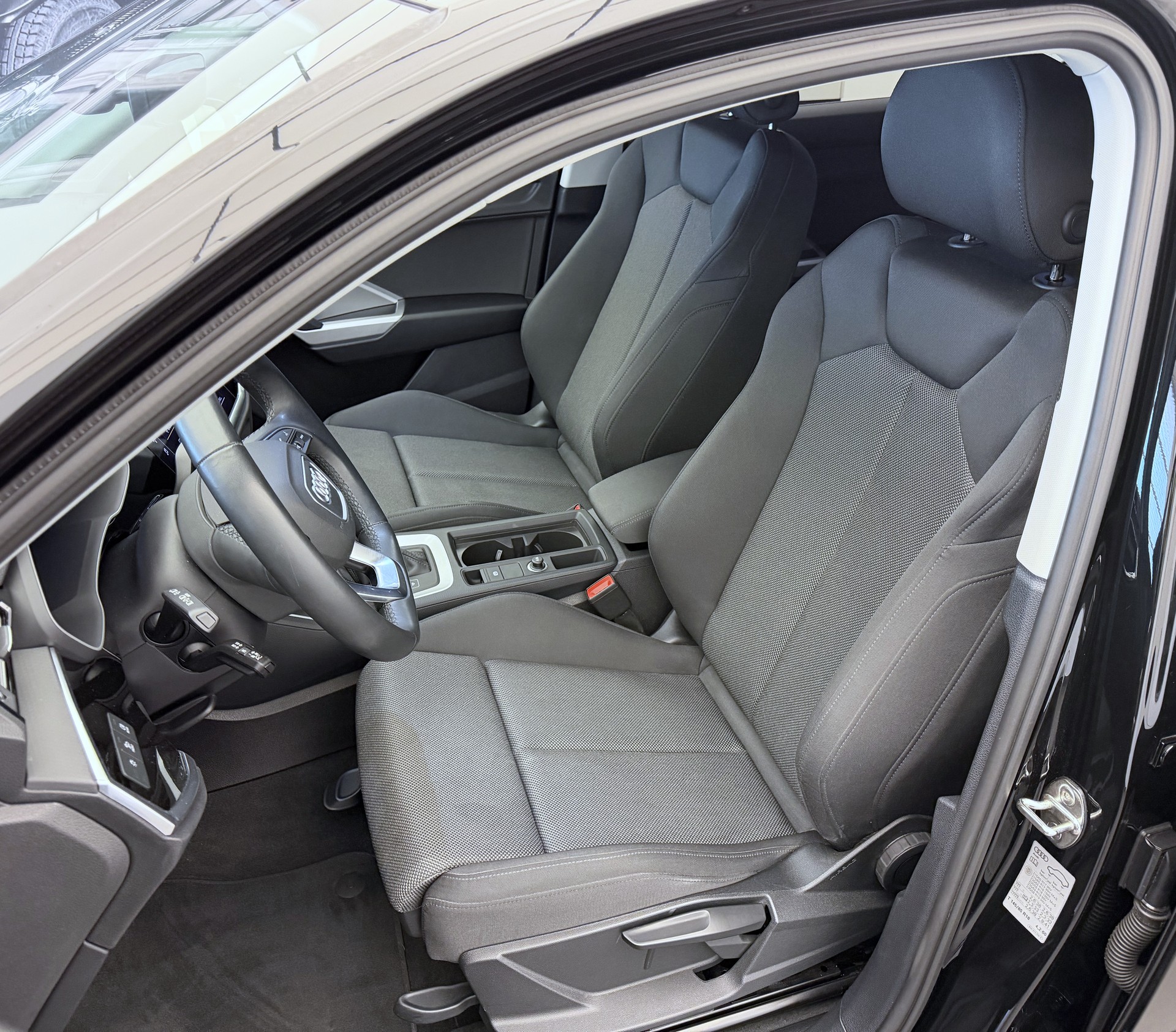 AUDI Q3 Sportback 40 TFSI quattro S-tronic-image-5