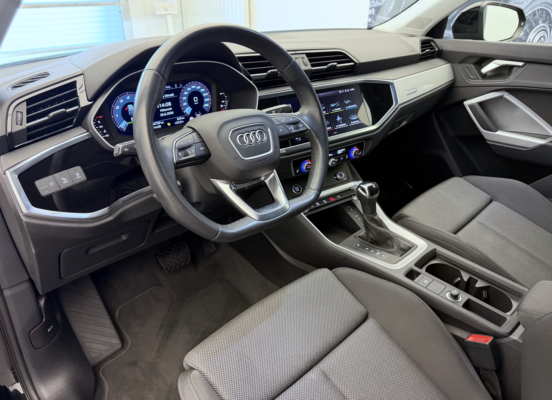 AUDI Q3 Sportback 40 TFSI quattro S-tronic-image-6