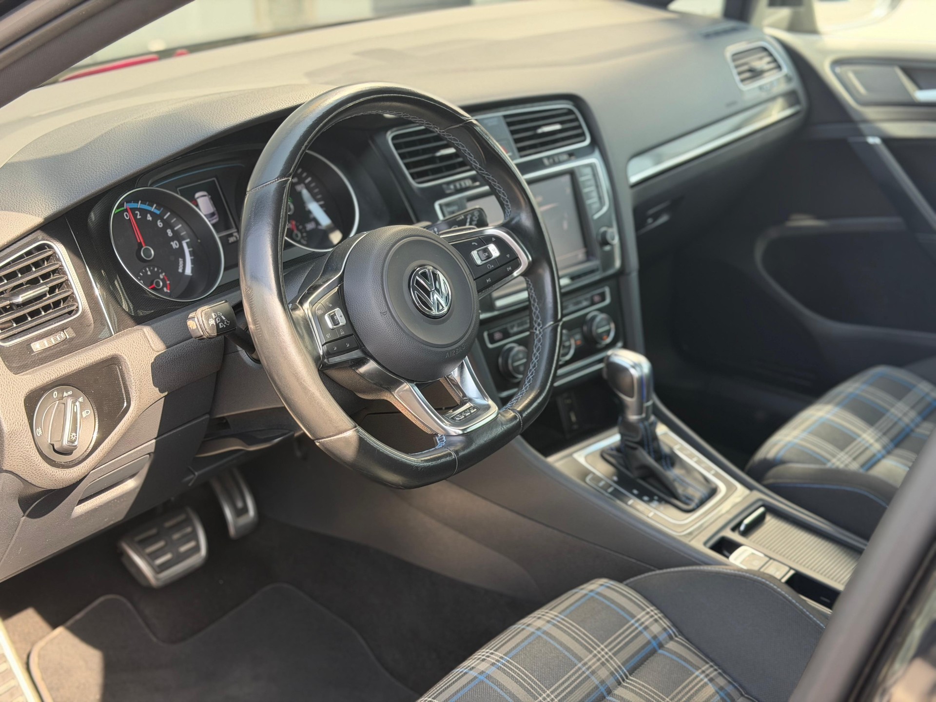 VW Golf 1.4 TSI GTE DSG-image-5