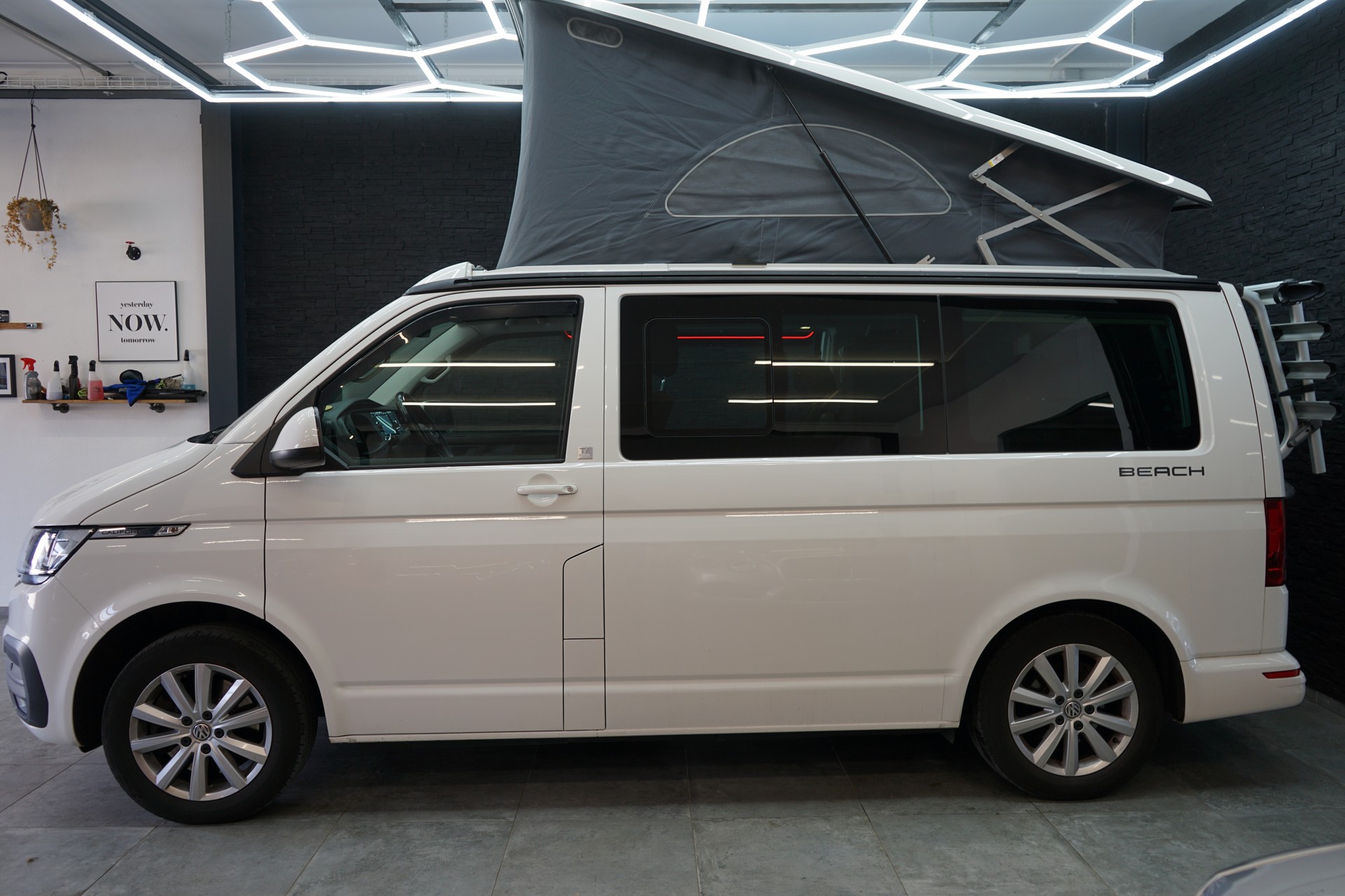 VW T6.1 California 2.0 TDI Beach Liberty DSG-image-1