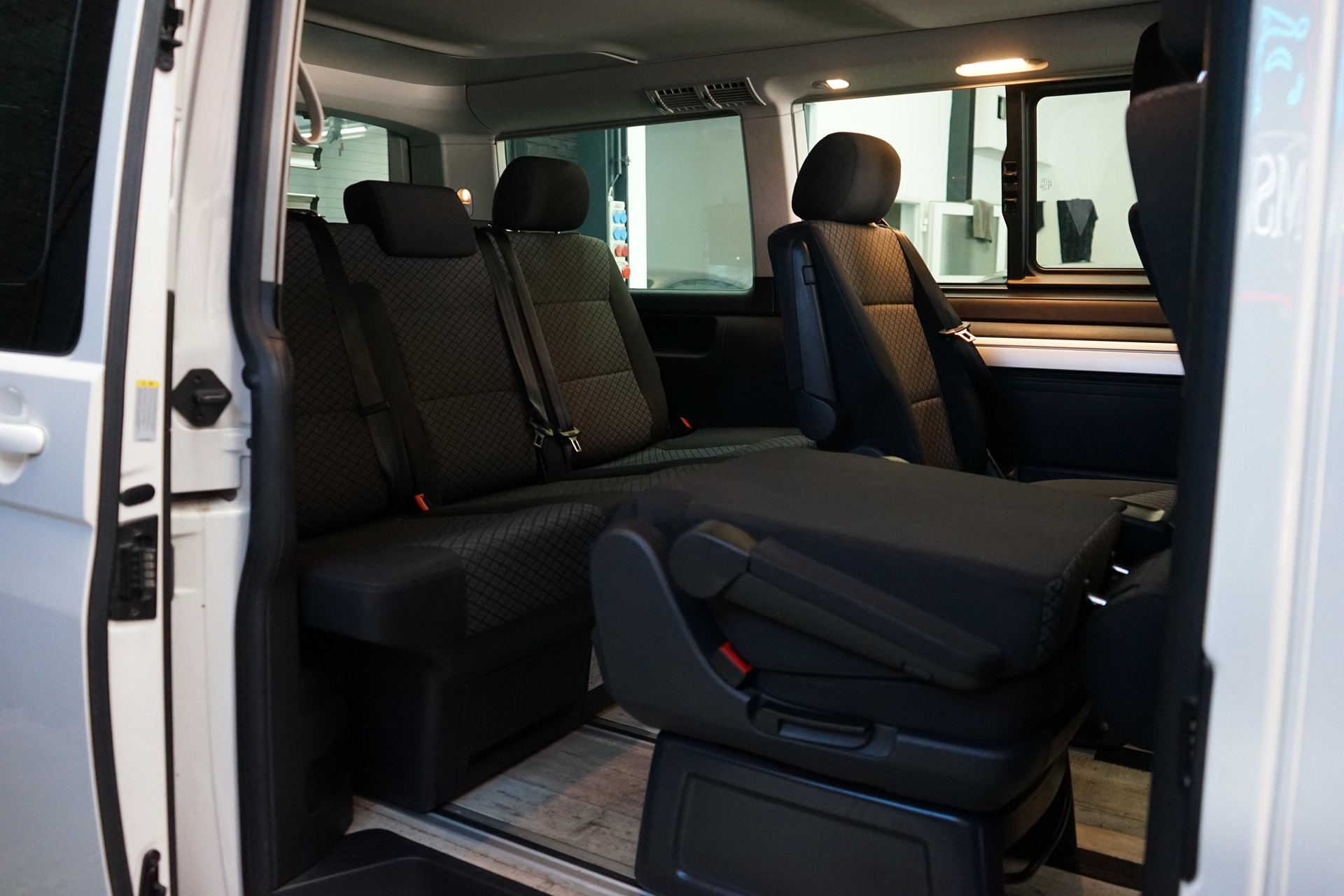 VW T6.1 California 2.0 TDI Beach Liberty DSG-image-15