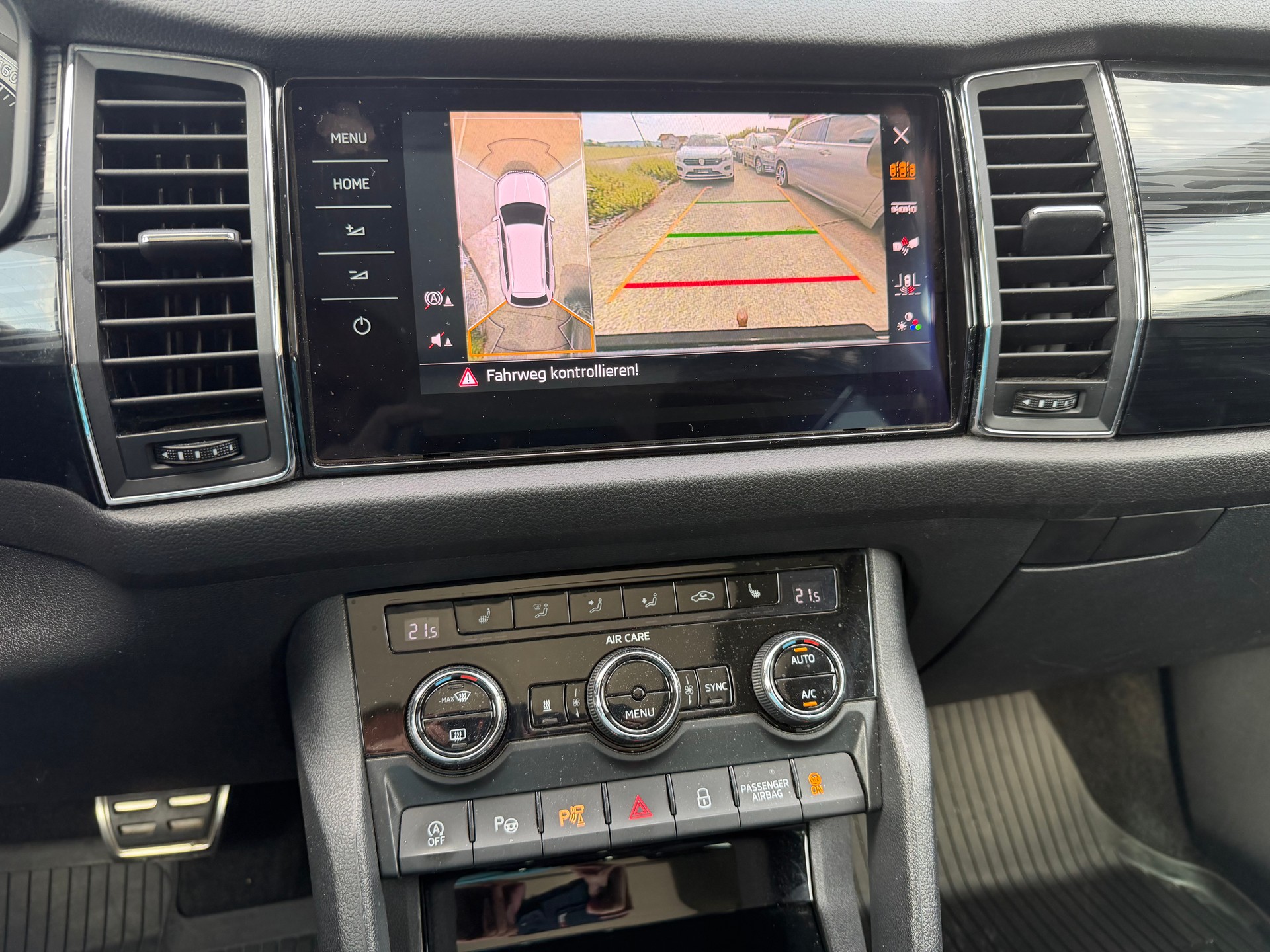 SKODA Kodiaq 2.0 TDI CR Style 4x4 DSG-image-11