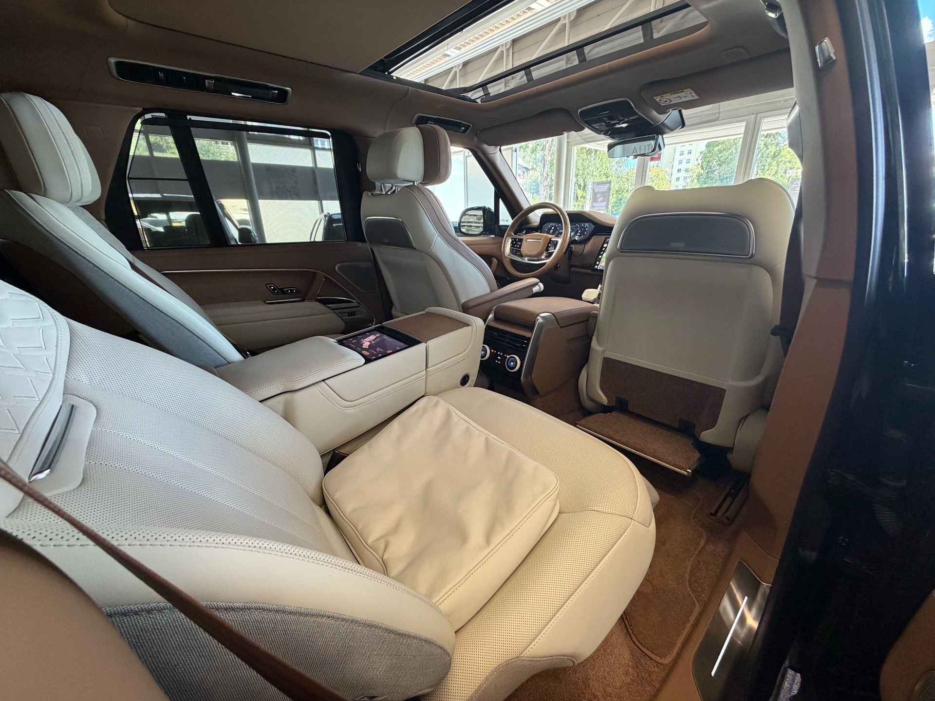 LAND ROVER Range Rover P510e Si6 PHEV *SV* | CH | British Racing | SV Serenity Caraway | Wenge Mosaik | AHK | NP: 245K |-image-35