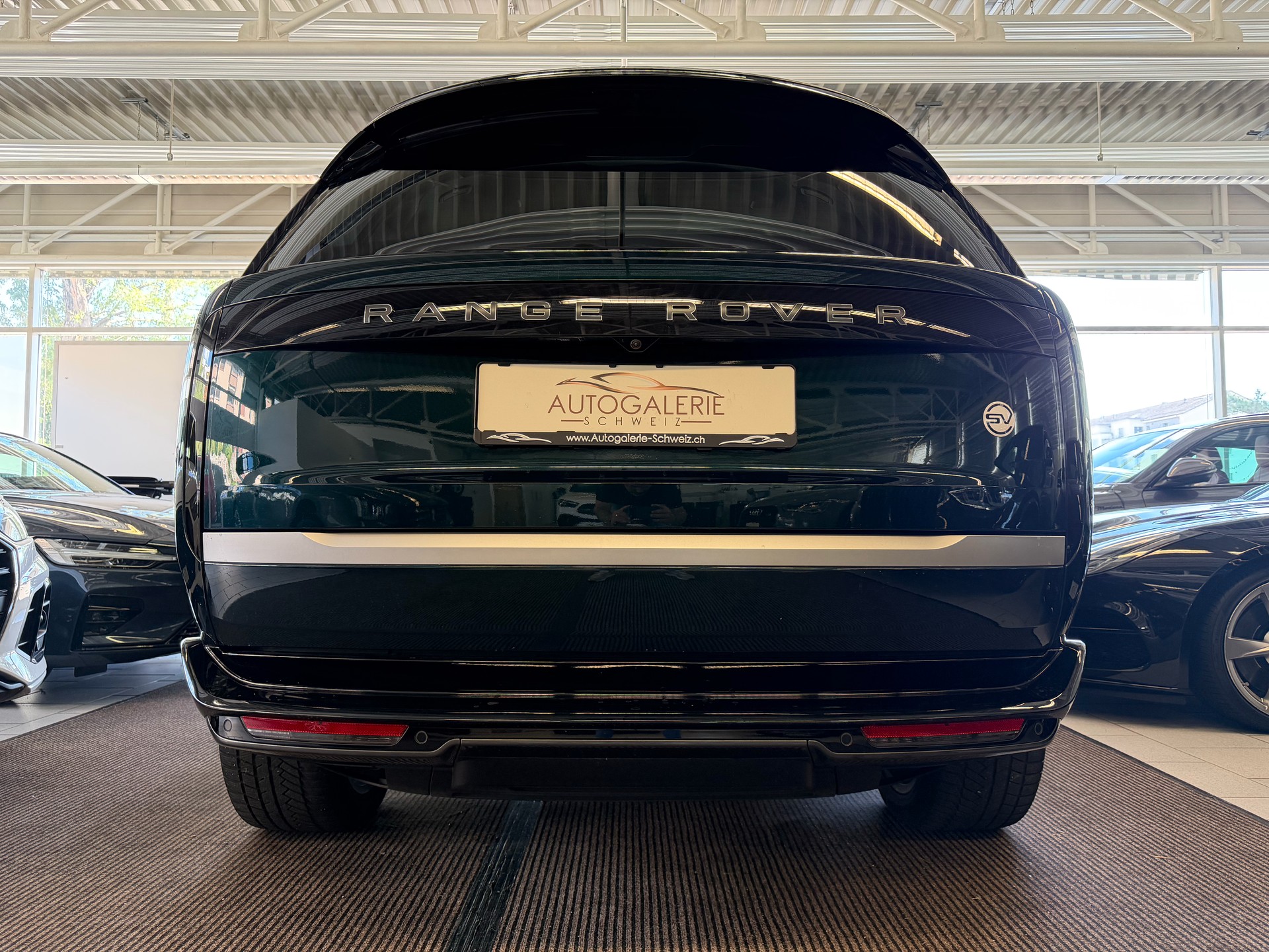LAND ROVER Range Rover P510e Si6 PHEV *SV* | CH | British Racing | SV Serenity Caraway | Wenge Mosaik | AHK | NP: 245K |-image-31
