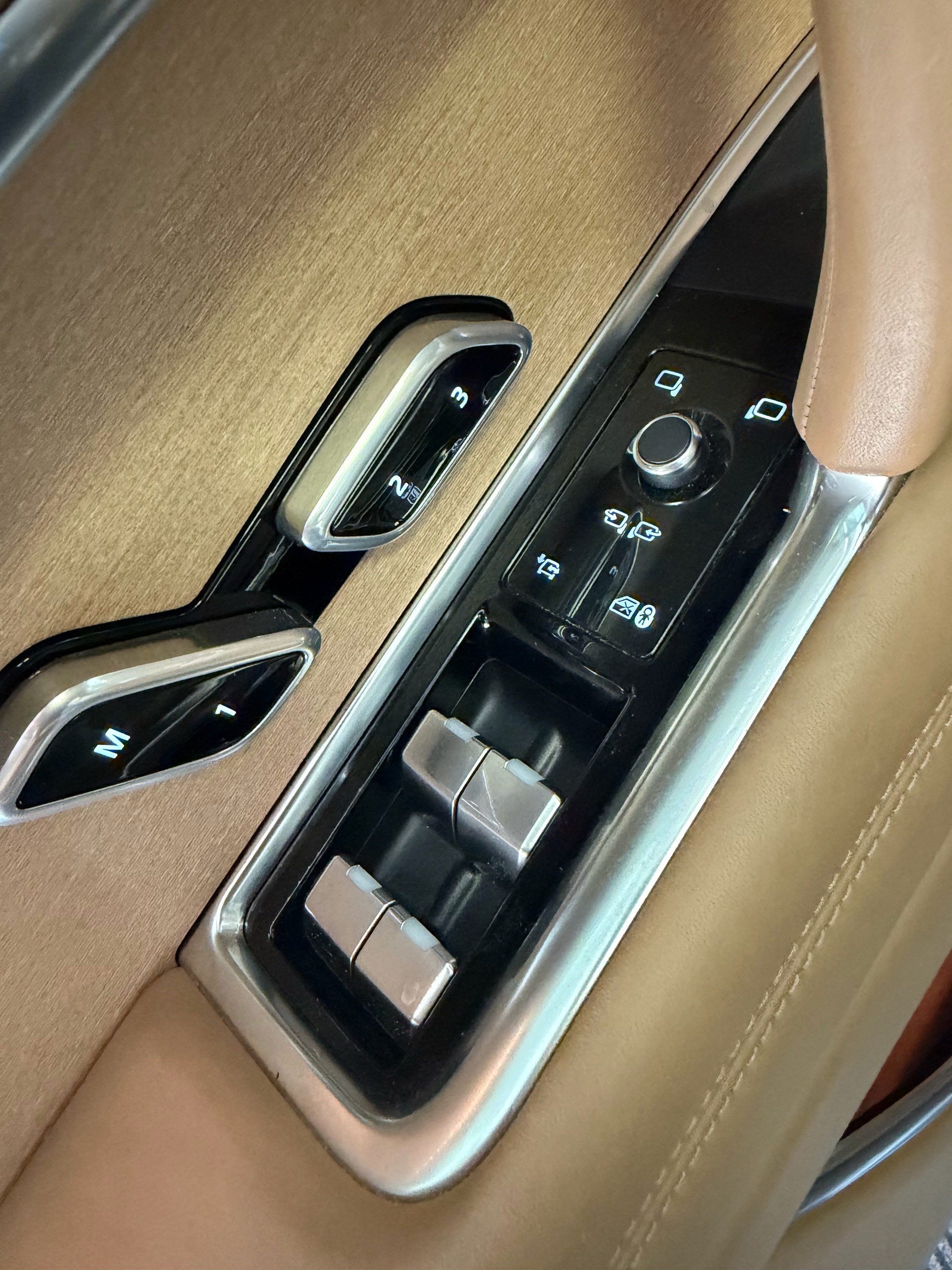 LAND ROVER Range Rover P510e Si6 PHEV *SV* | CH | British Racing | SV Serenity Caraway | Wenge Mosaik | AHK | NP: 245K |-image-13
