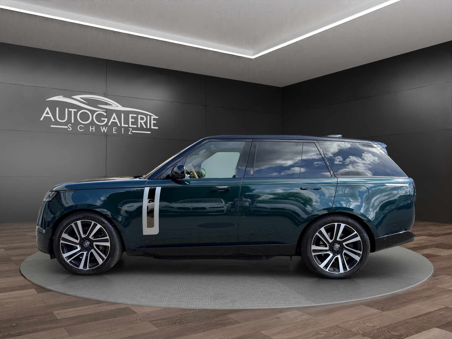 LAND ROVER Range Rover P510e Si6 PHEV *SV* | CH | British Racing | SV Serenity Caraway | Wenge Mosaik | AHK | NP: 245K |-showroom-element-1