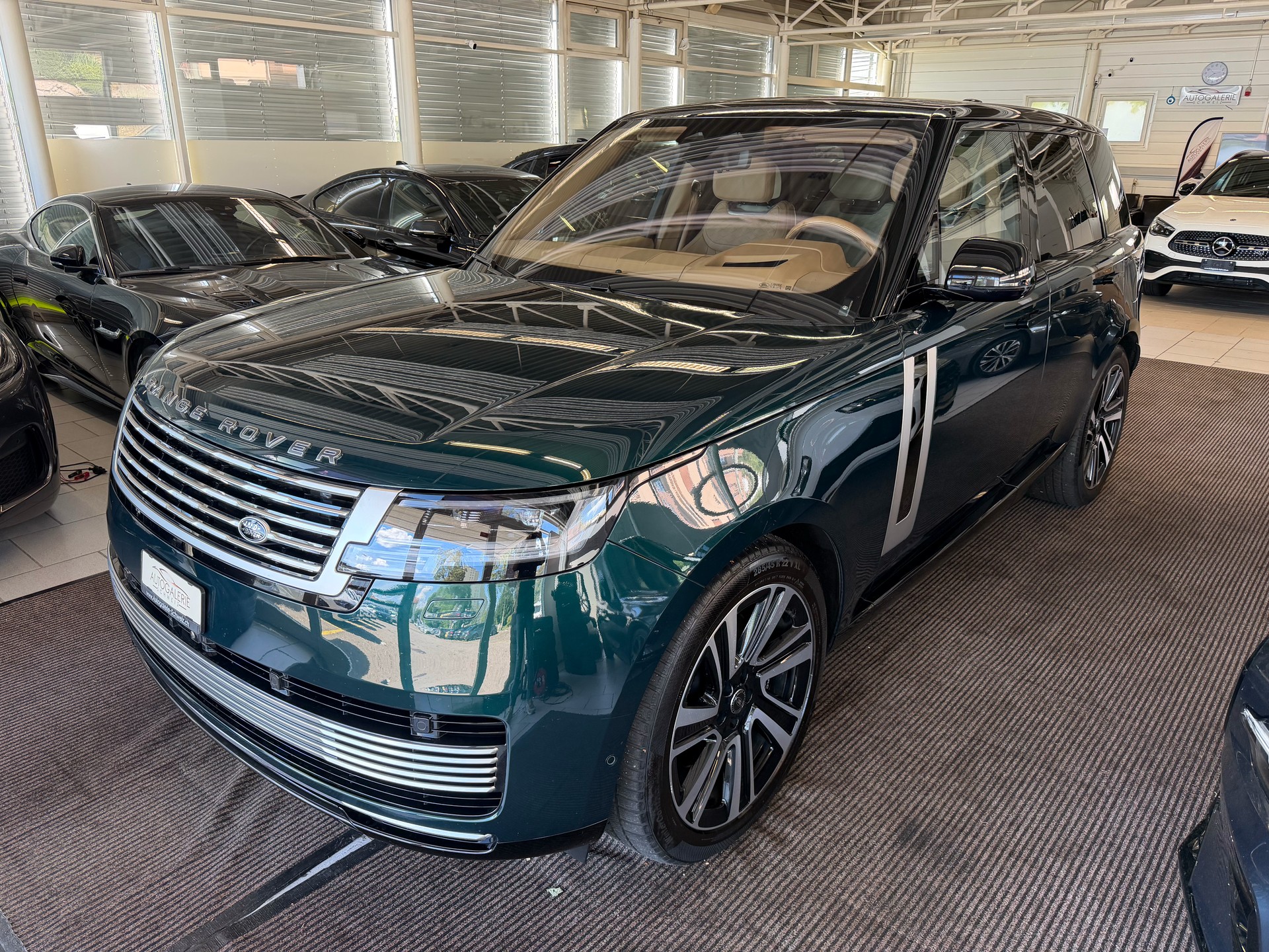 LAND ROVER Range Rover P510e Si6 PHEV *SV* | CH | British Racing | SV Serenity Caraway | Wenge Mosaik | AHK | NP: 245K |-image-8