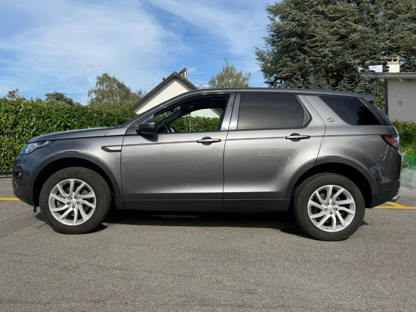 LAND ROVER Discovery Sport 2.0 TD4 HSE AT9-showroom-element-2