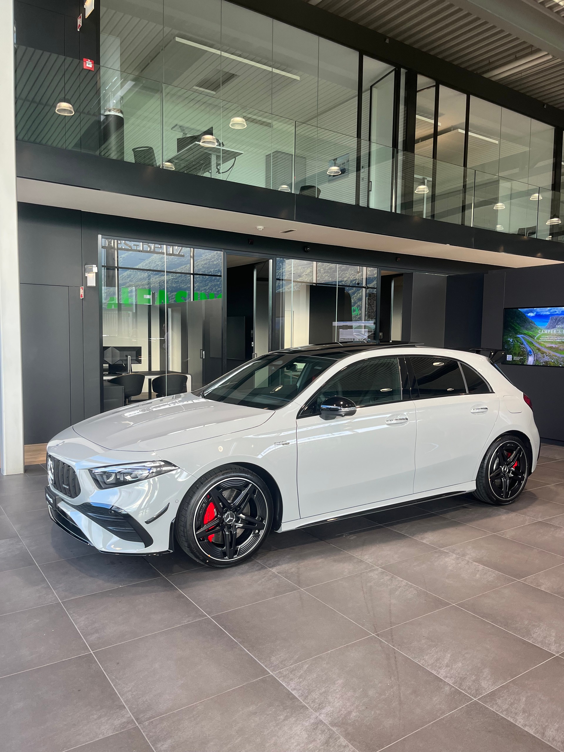 MERCEDES-BENZ A 35 AMG 4matic-image-1