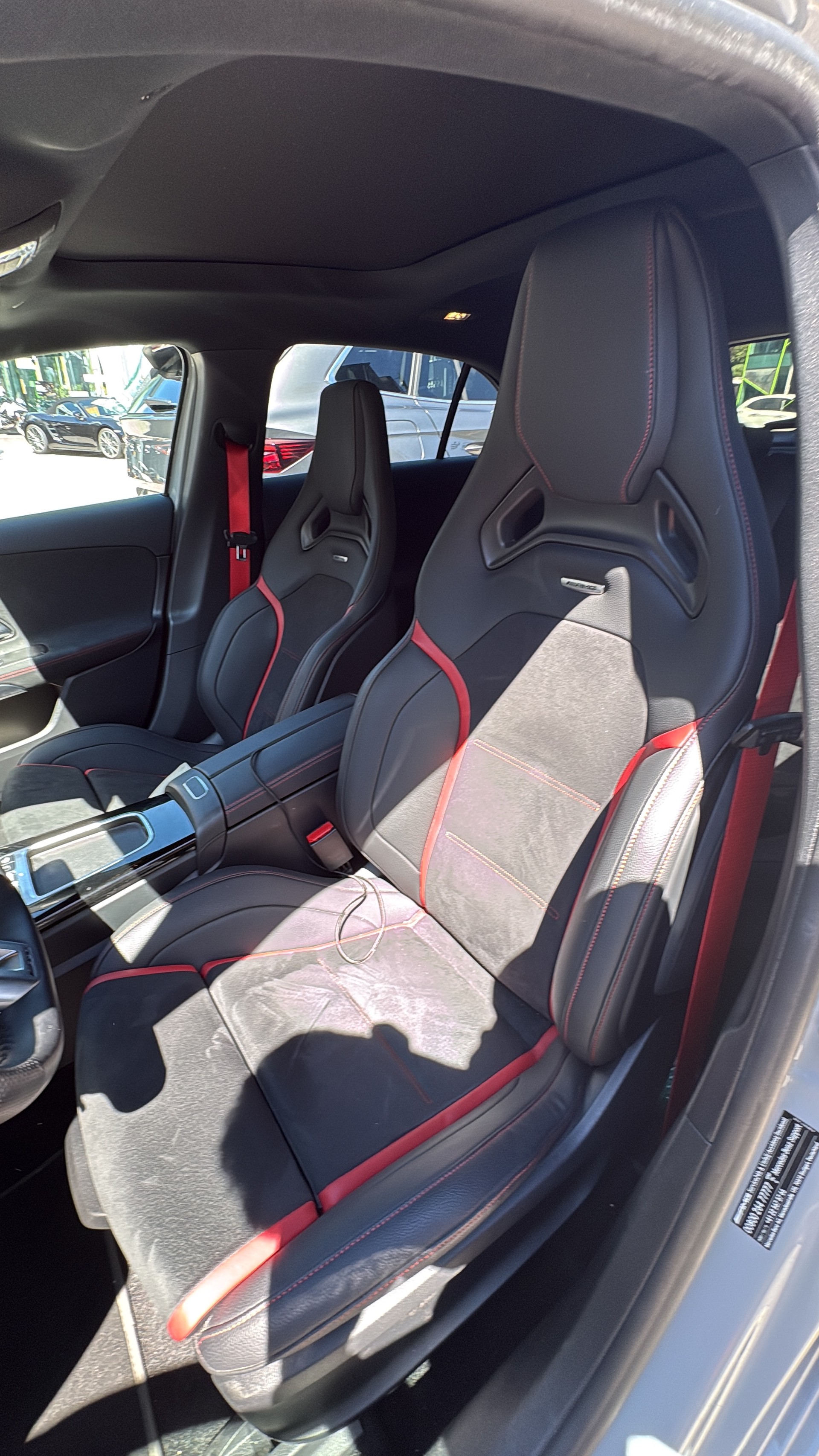 MERCEDES-BENZ A 35 AMG 4matic-image-4
