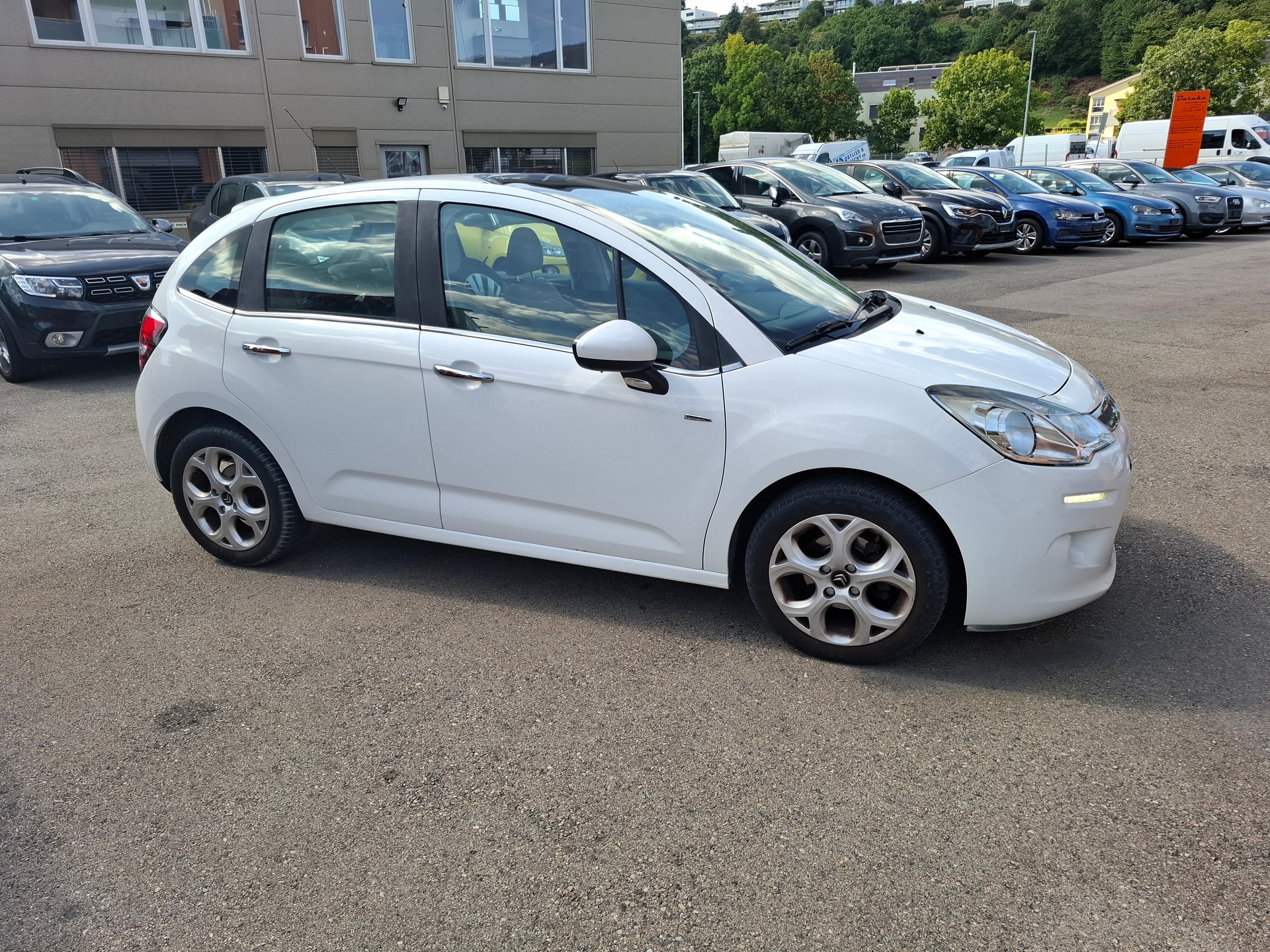 CITROEN C3 1.6 16V e-HDi Exclusive EGS6-image-5