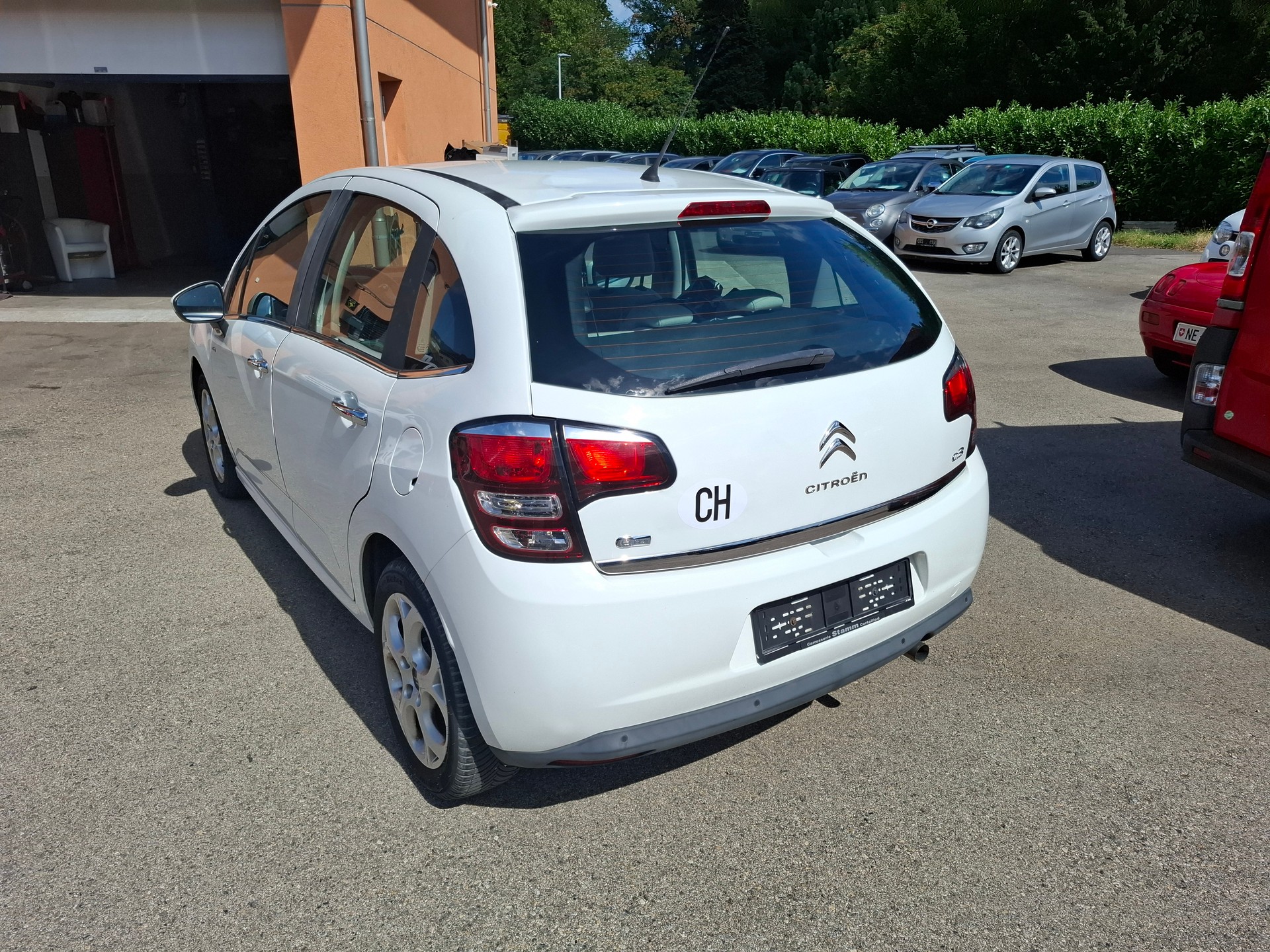 CITROEN C3 1.6 16V e-HDi Exclusive EGS6-image-3