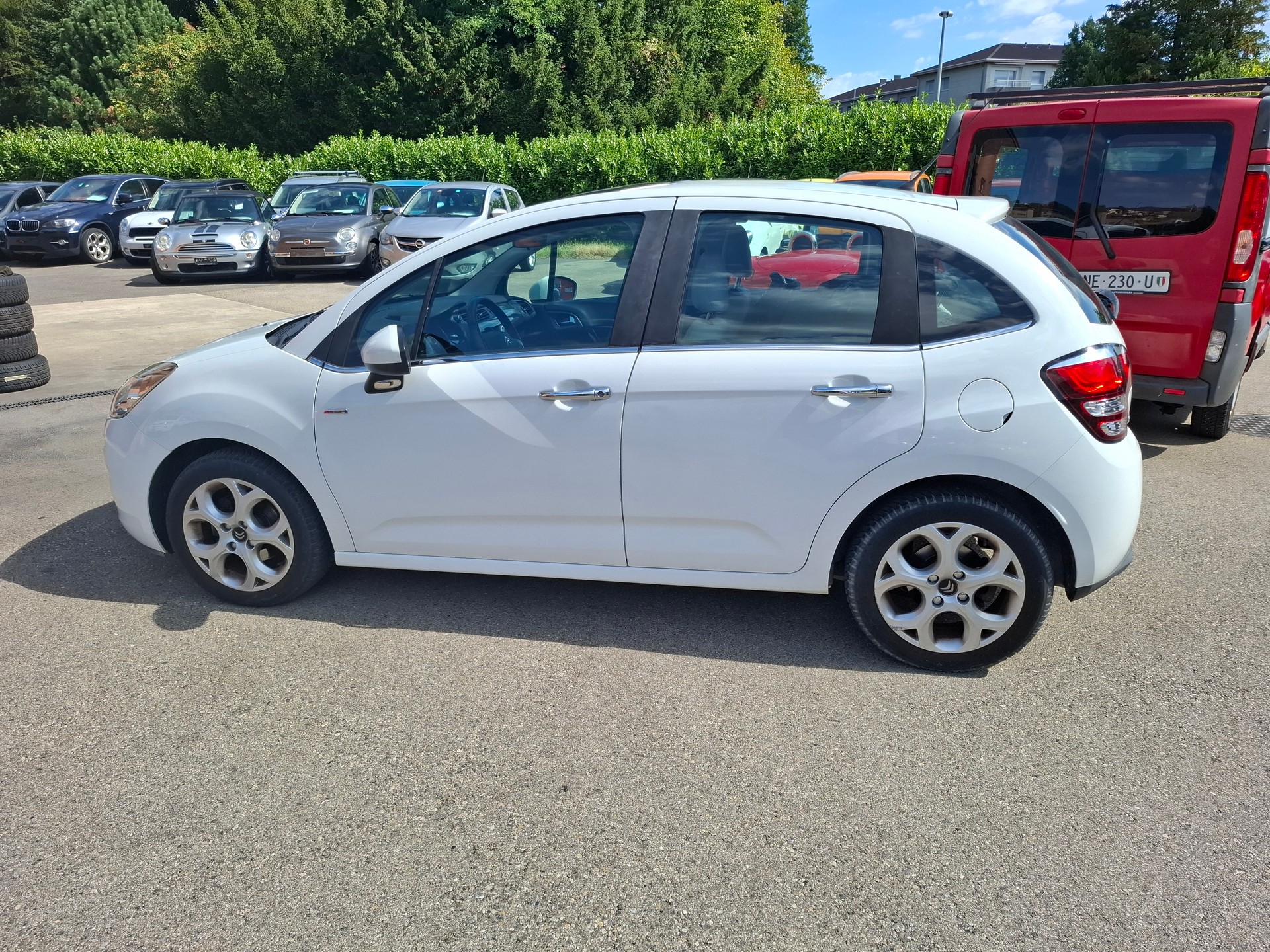 CITROEN C3 1.6 16V e-HDi Exclusive EGS6-image-4