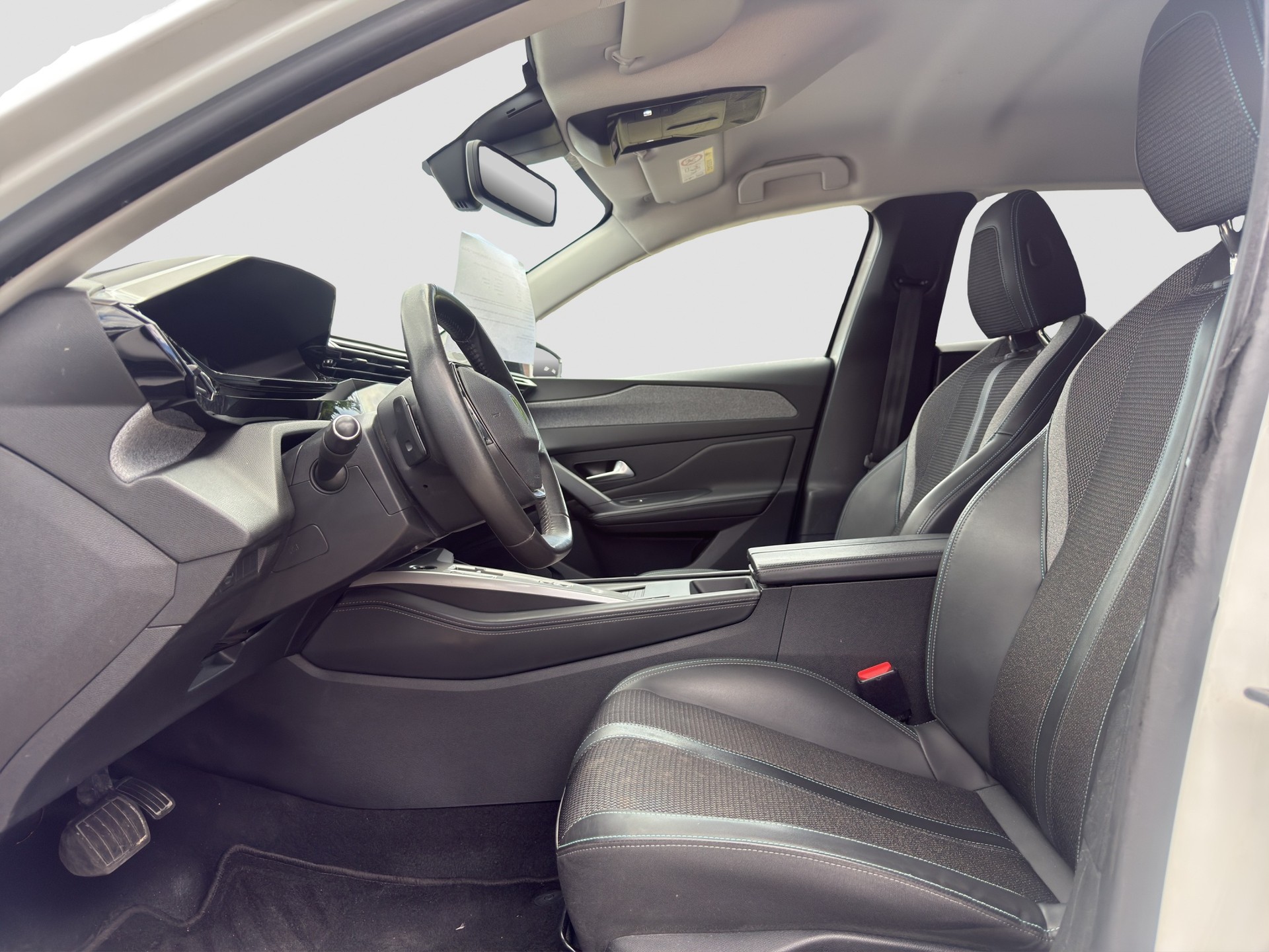 PEUGEOT 308 SW 1.5 BlueHDI Allure Pack EAT8 ** Frisch ab MFK und Service ** CH Fahrzeug ** 1. Hand **-image-7