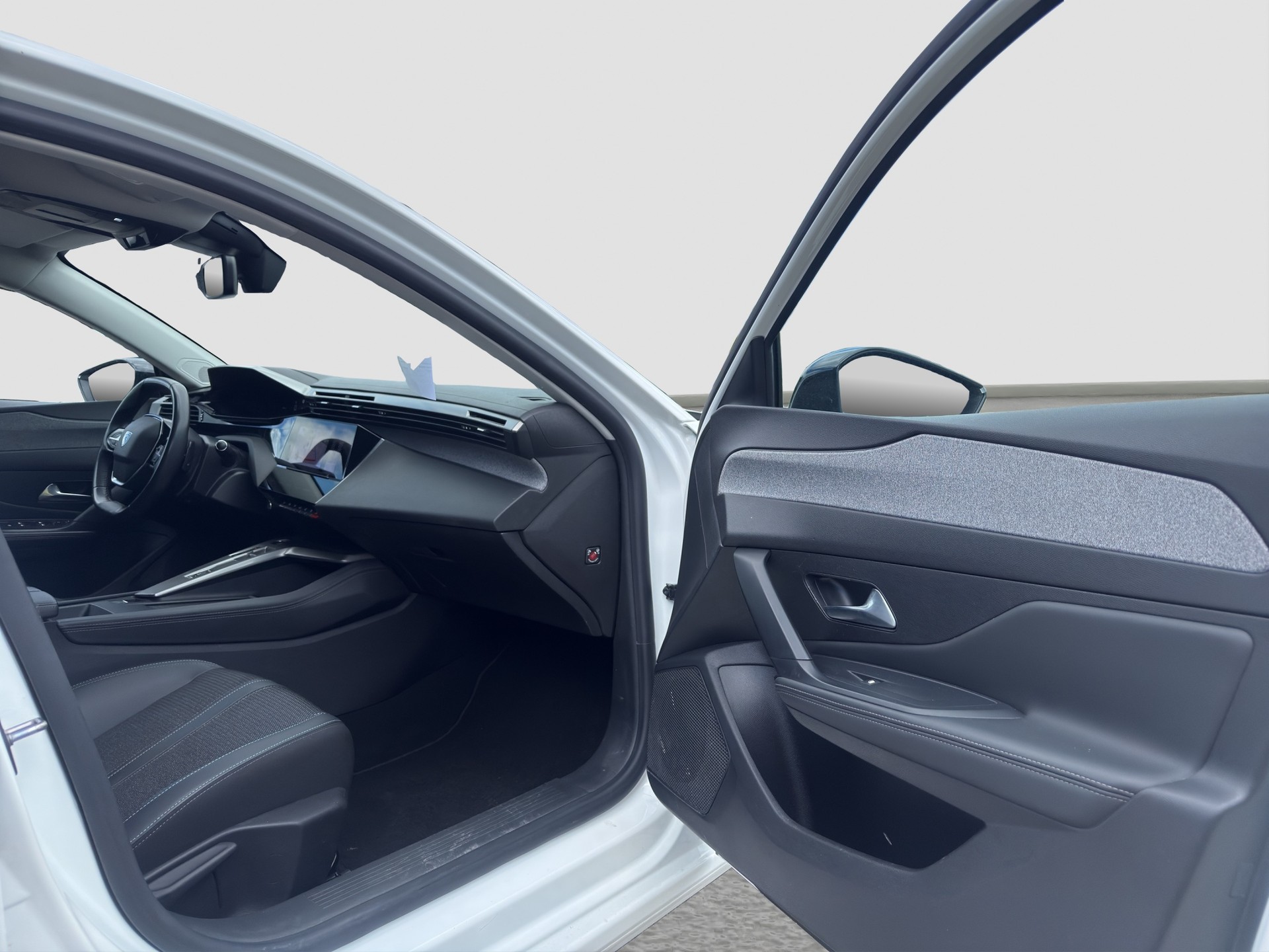 PEUGEOT 308 SW 1.5 BlueHDI Allure Pack EAT8 ** Frisch ab MFK und Service ** CH Fahrzeug ** 1. Hand **-image-11