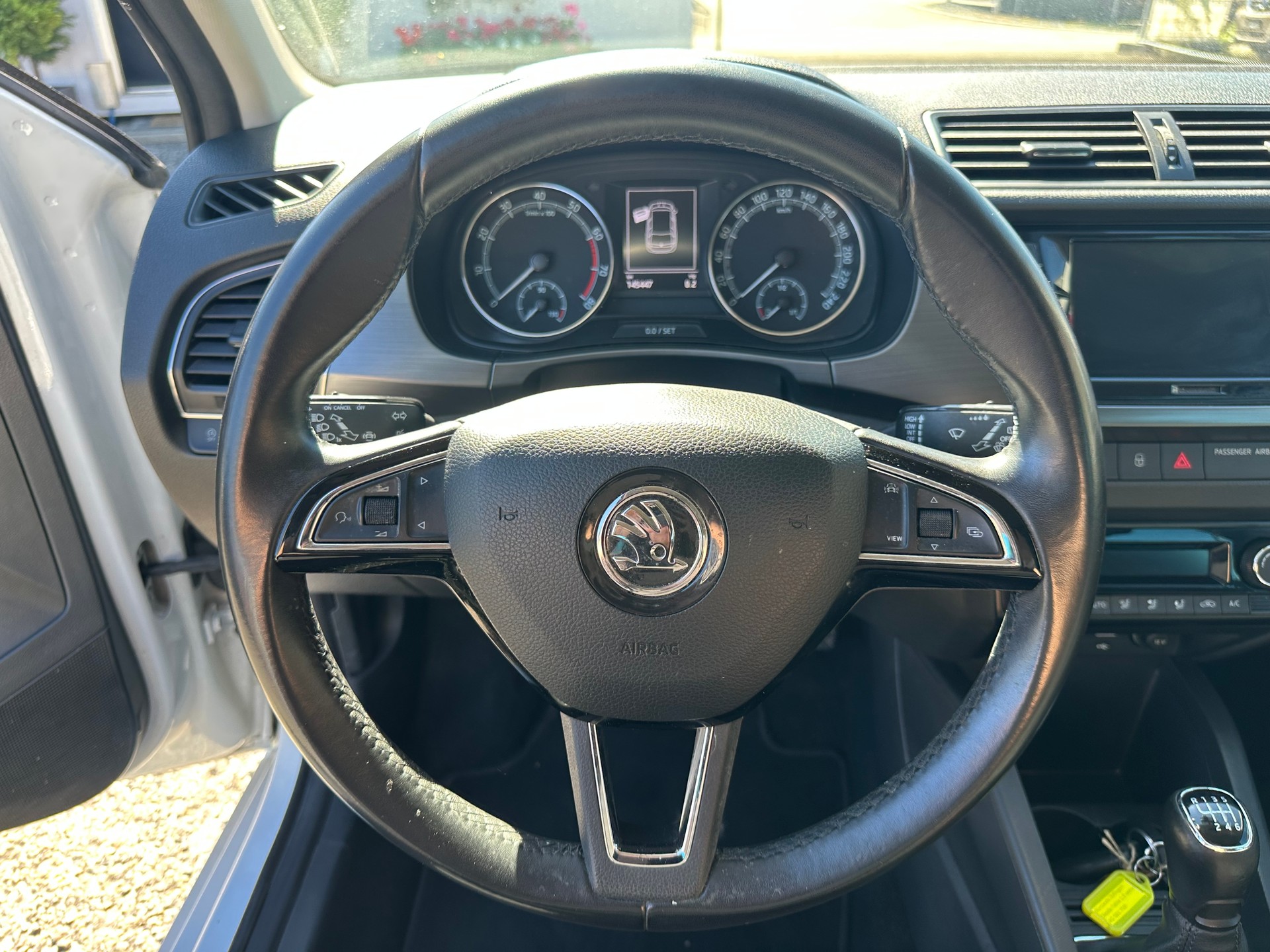 SKODA Fabia Combi 1.0 TSI Ambition-image-11