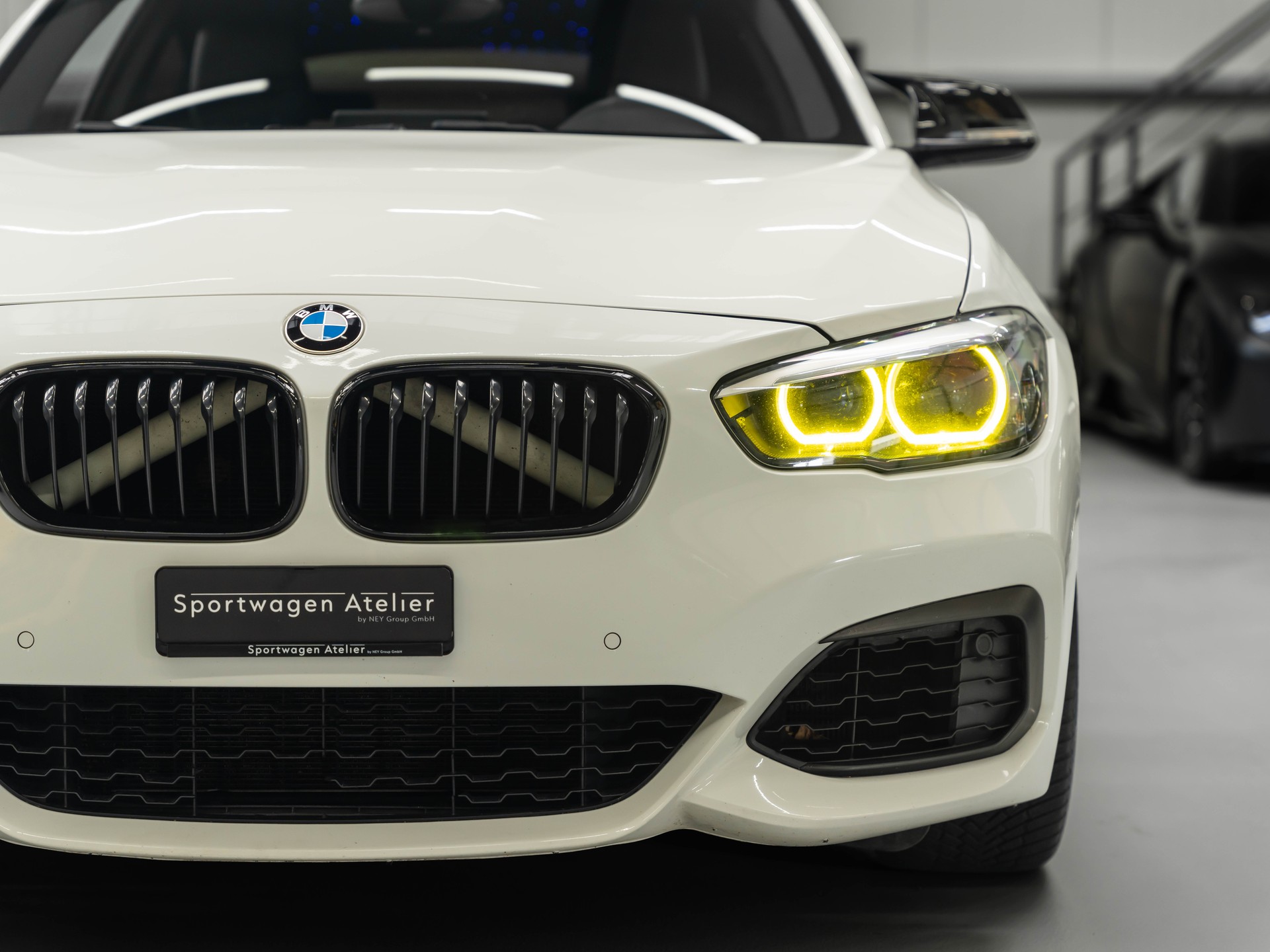 BMW M140i xDrive Steptronic-image-15