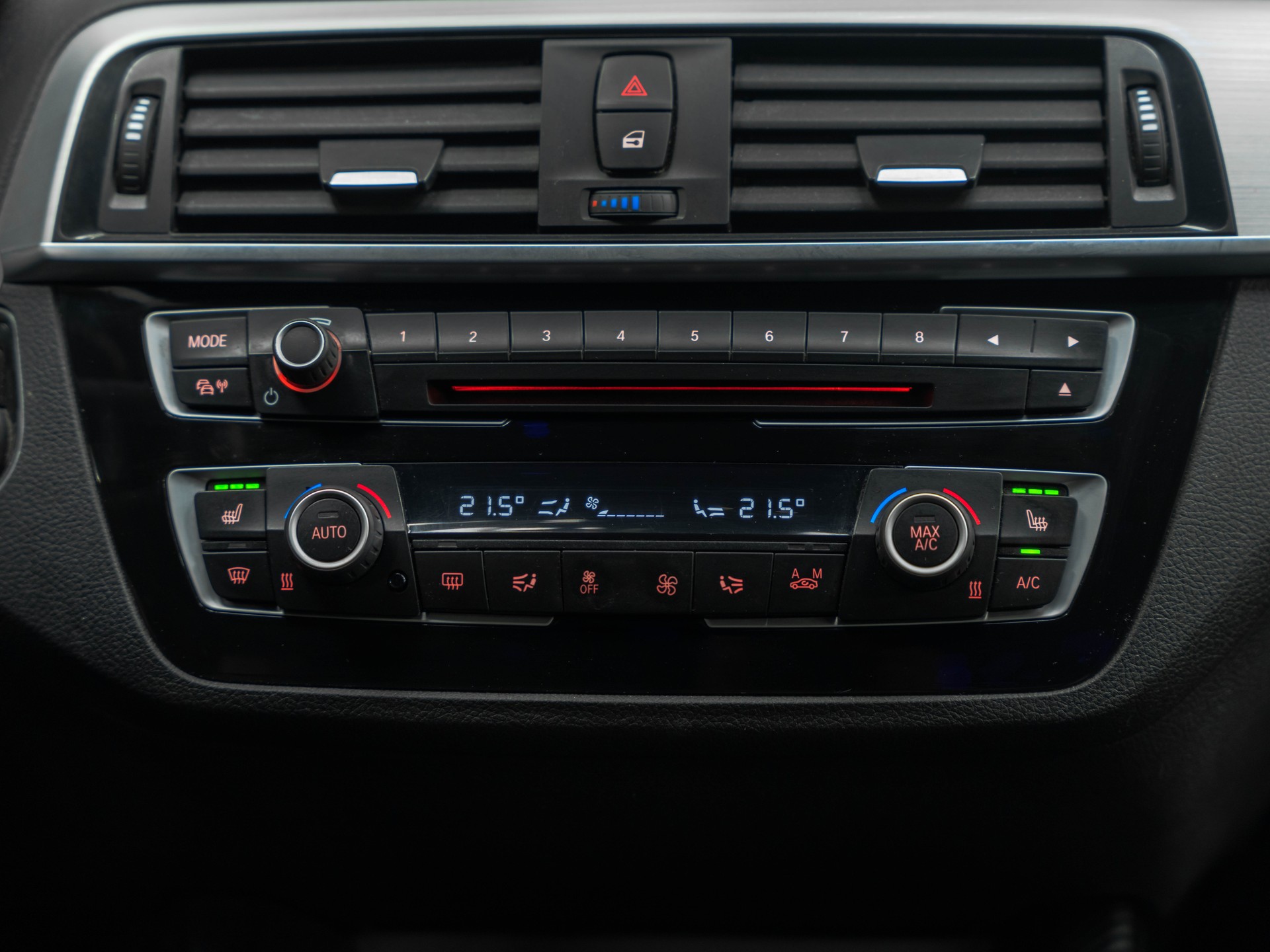BMW M140i xDrive Steptronic-image-24