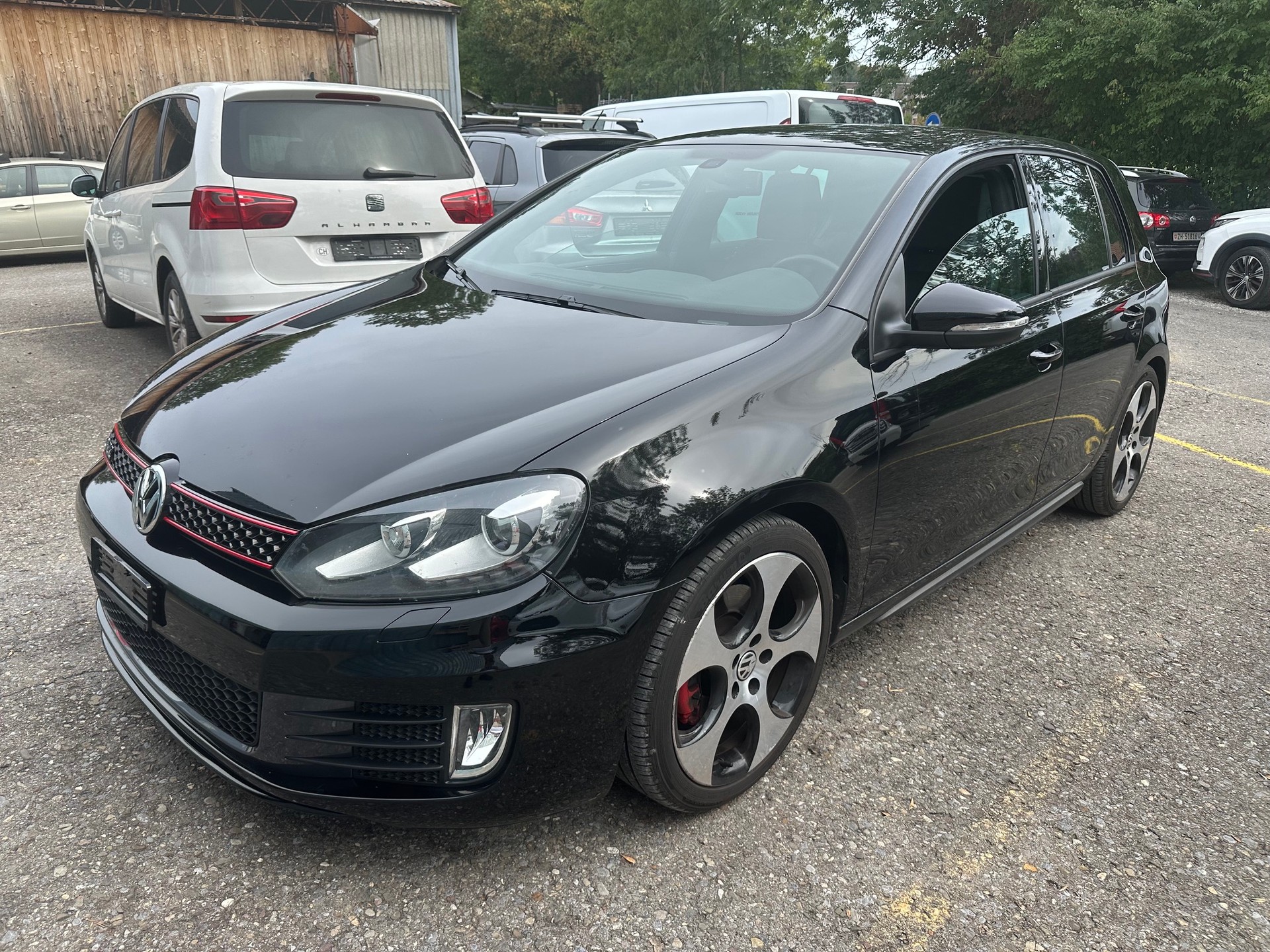 VW Golf 2.0 TSI GTI-image-1