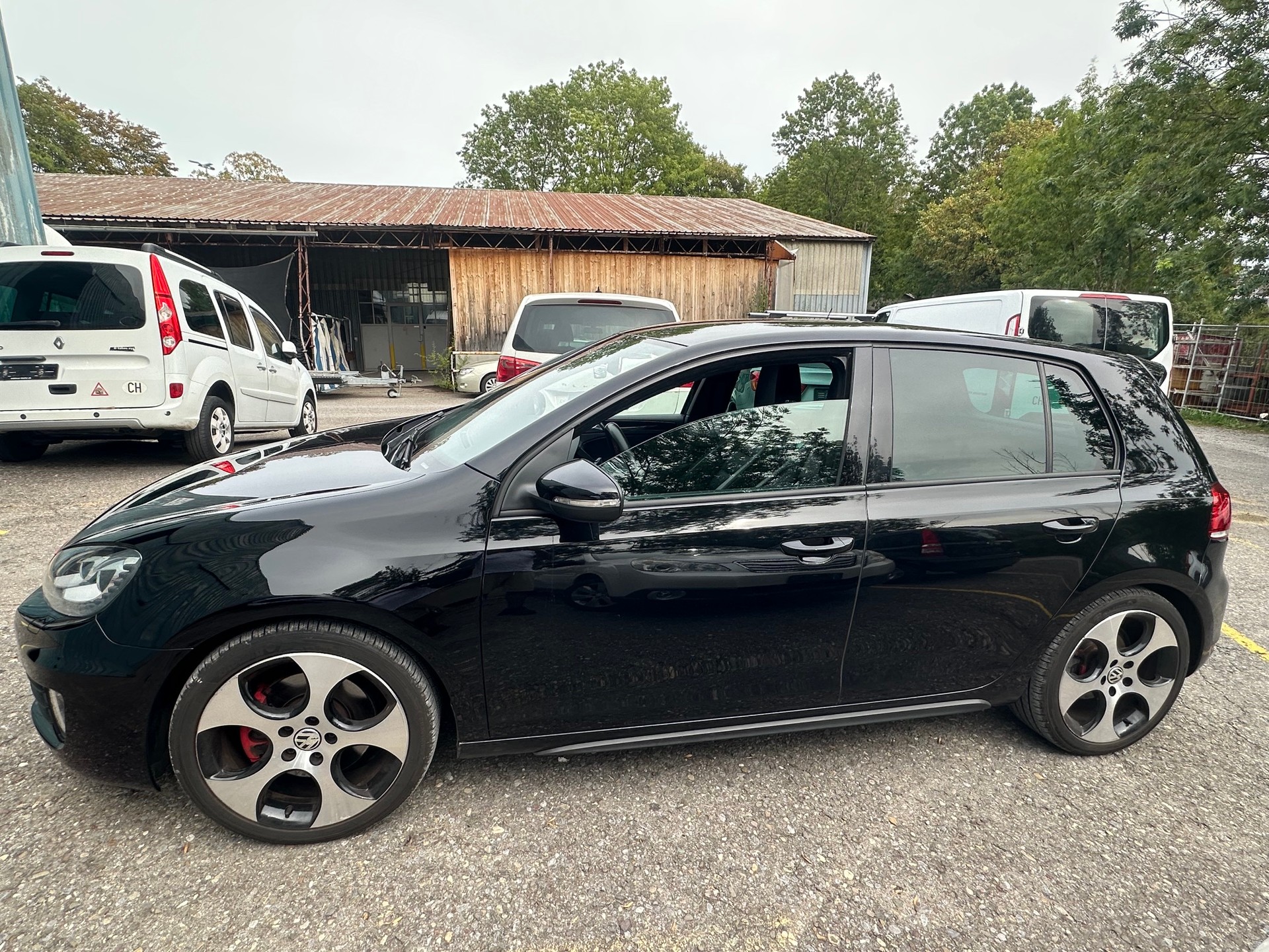 VW Golf 2.0 TSI GTI-image-2