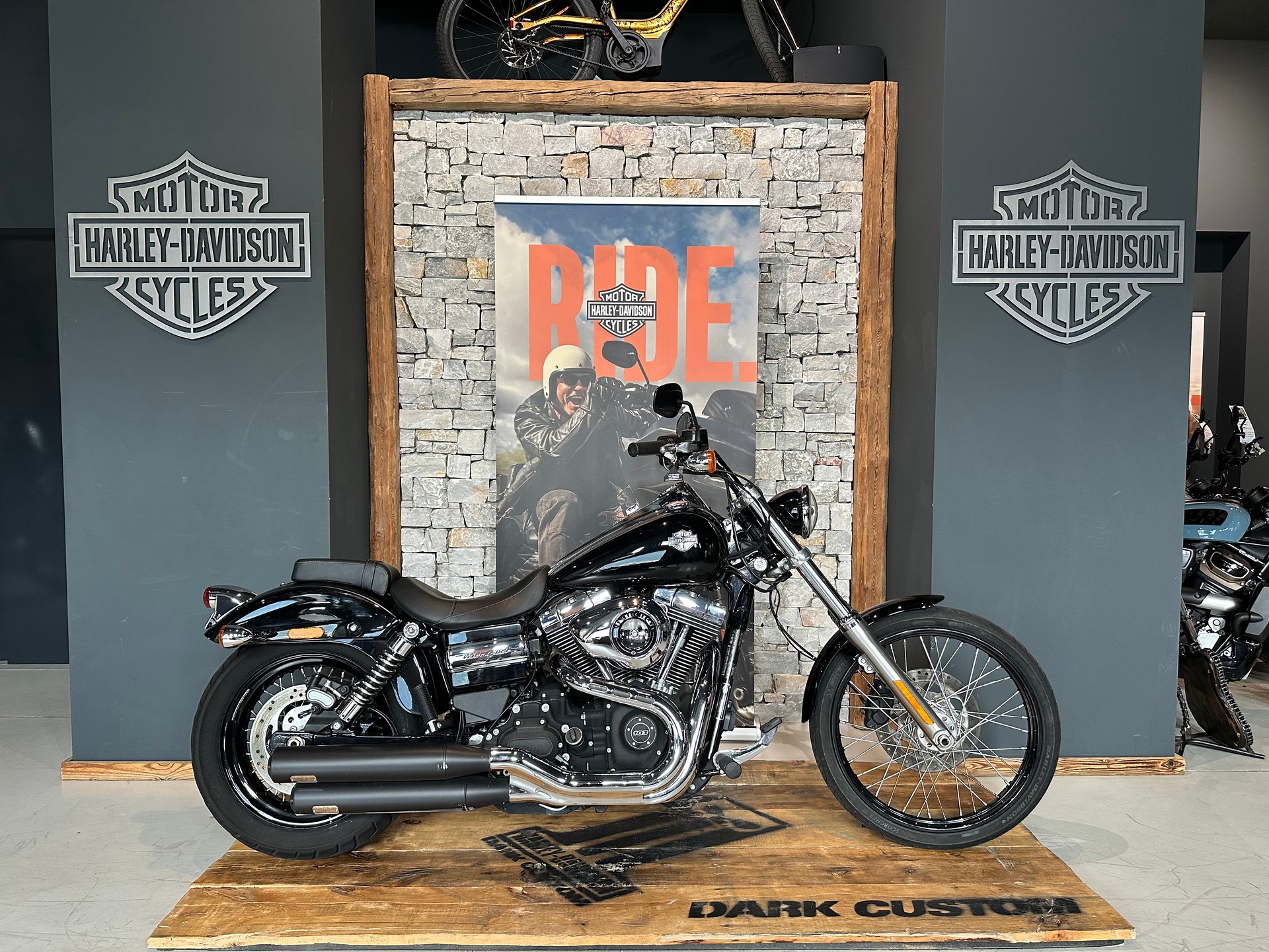 HARLEY-DAVIDSON FXDWG Dyna Wide Glide 103 ABS