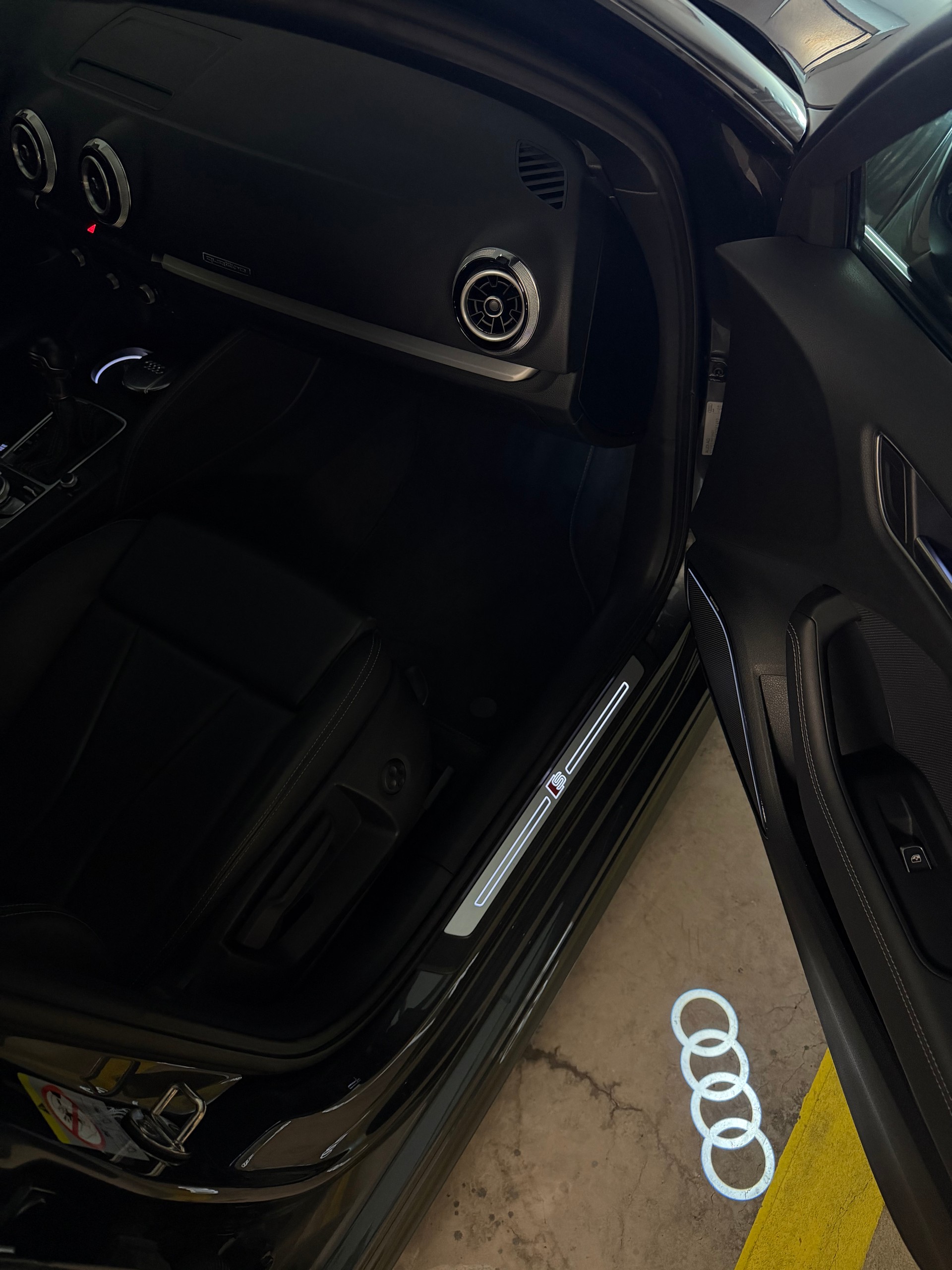 AUDI S3 Sportback 2.0 T FSI quattro S-Tronic-image-9